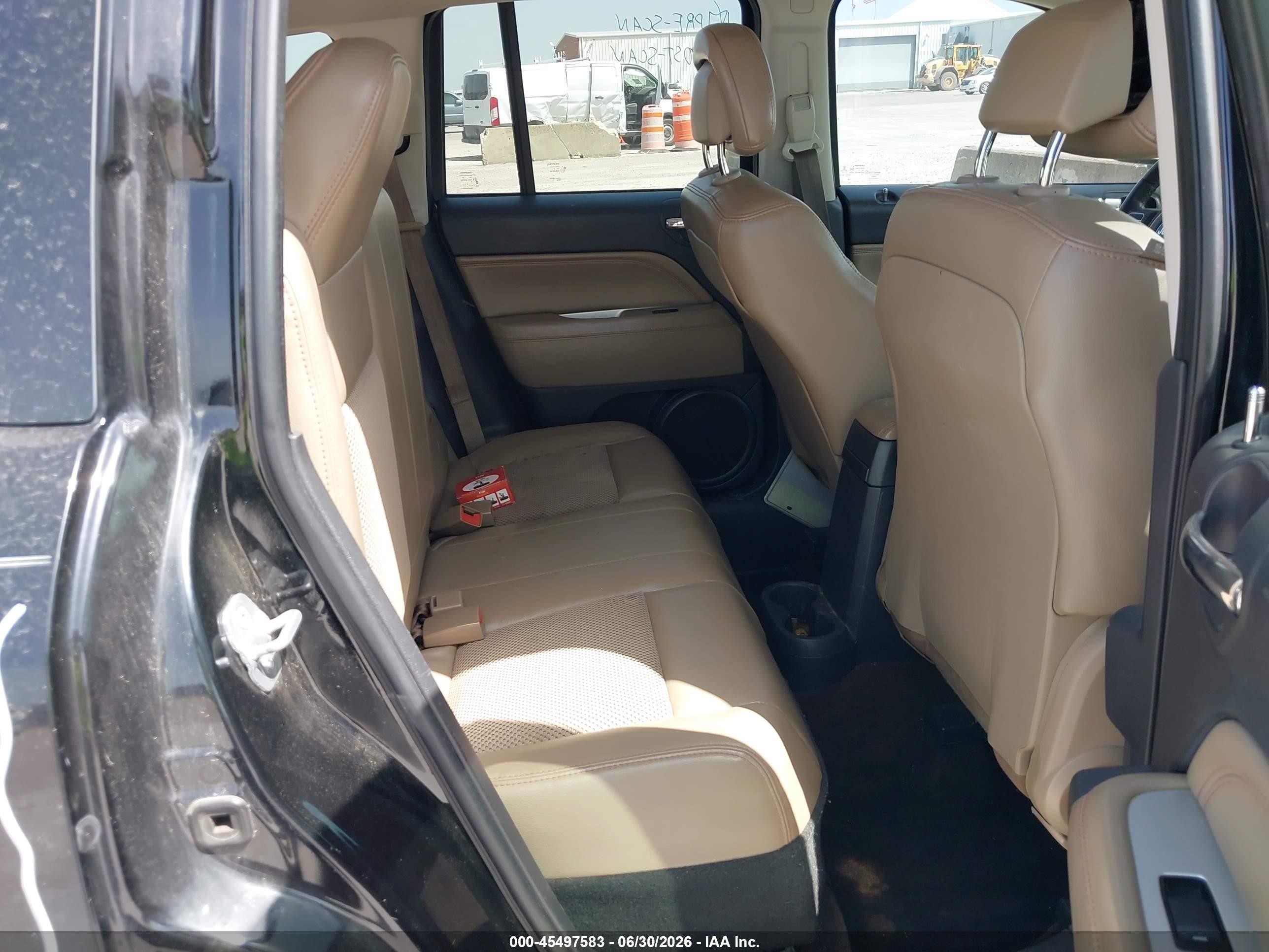 2014 Jeep Compass Latitude Black vin: 1C4NJCEA7ED643693