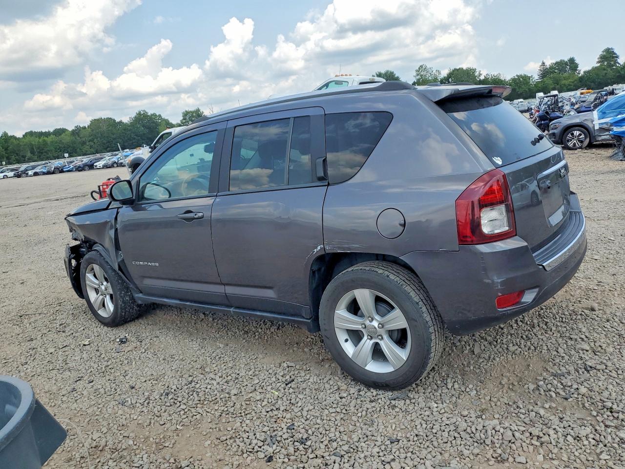 2015 Jeep Compass Latitude Gray vin: 1C4NJCEA7FD170878