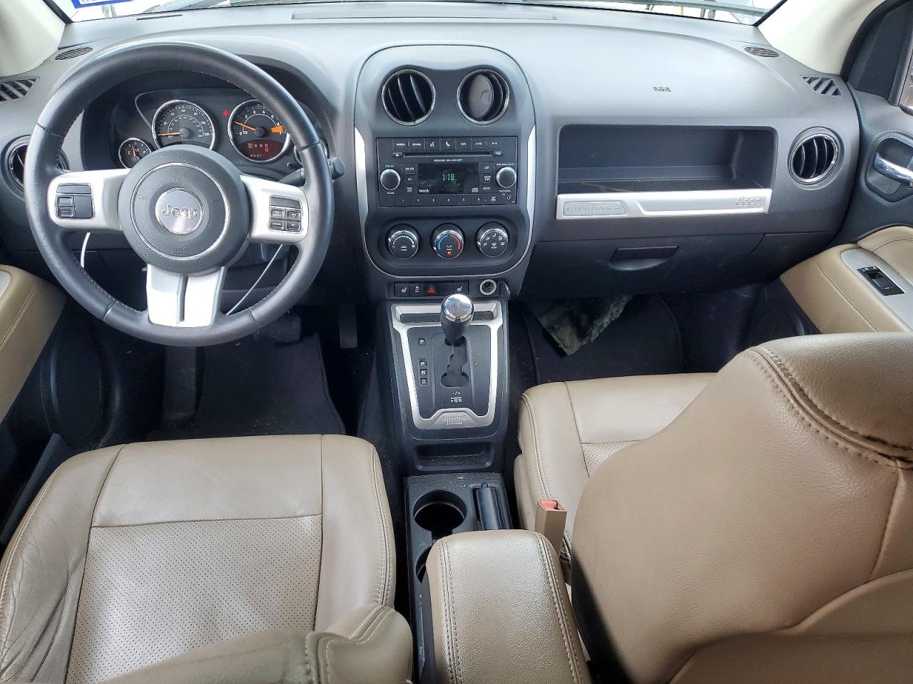 2015 Jeep Compass Latitude Gray vin: 1C4NJCEA7FD170878