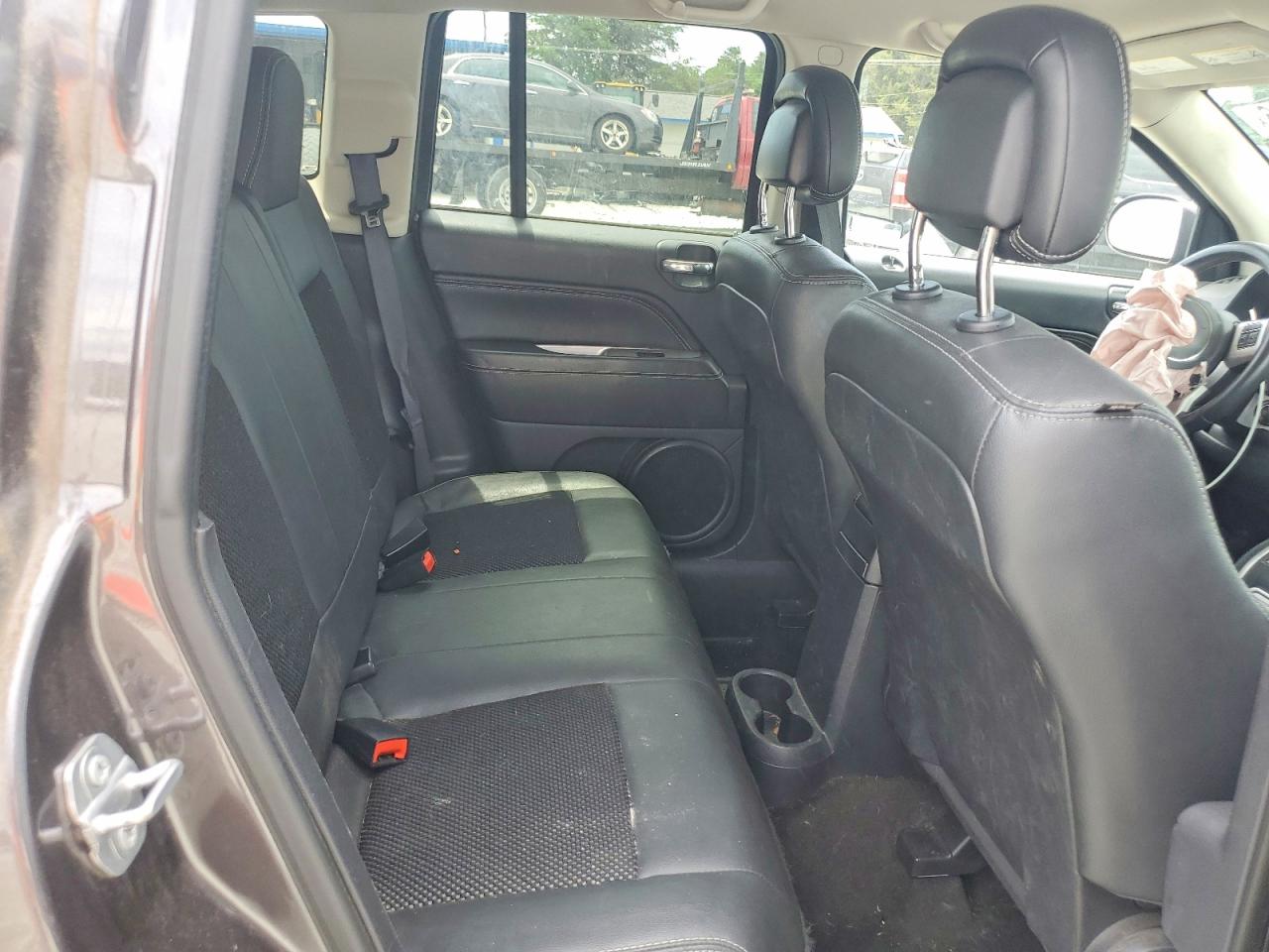 2015 Jeep Compass Latitude Угольный vin: 1C4NJCEA7FD361152