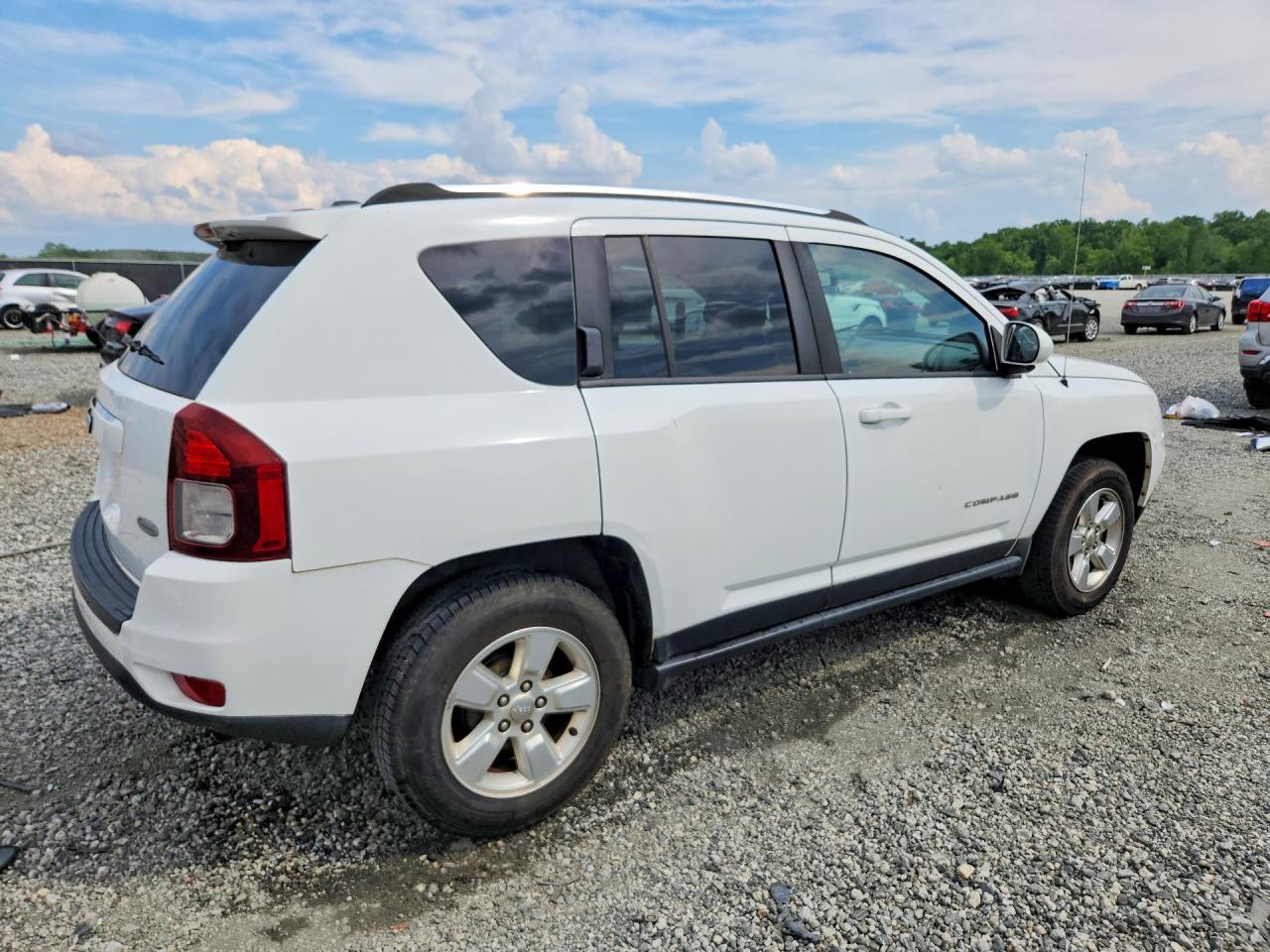 2014 Jeep Compass Latitude White vin: 1C4NJCEA9ED619671