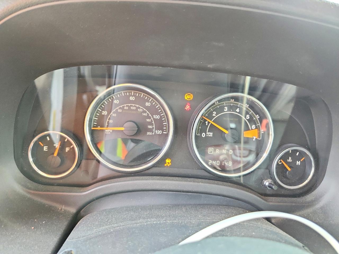 2014 Jeep Compass Latitude White vin: 1C4NJCEA9ED619671