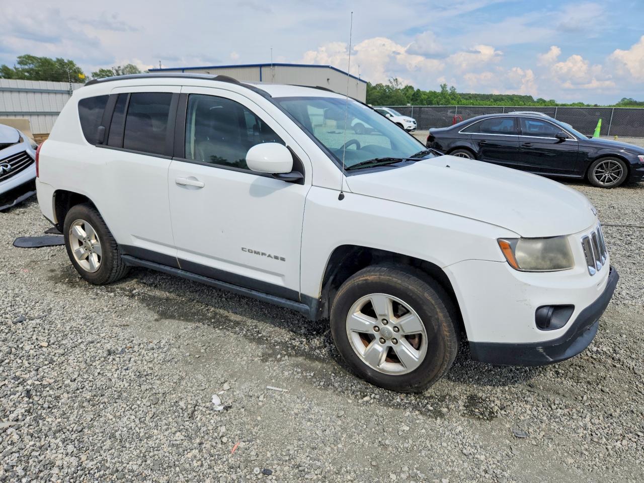 2014 Jeep Compass Latitude White vin: 1C4NJCEA9ED619671