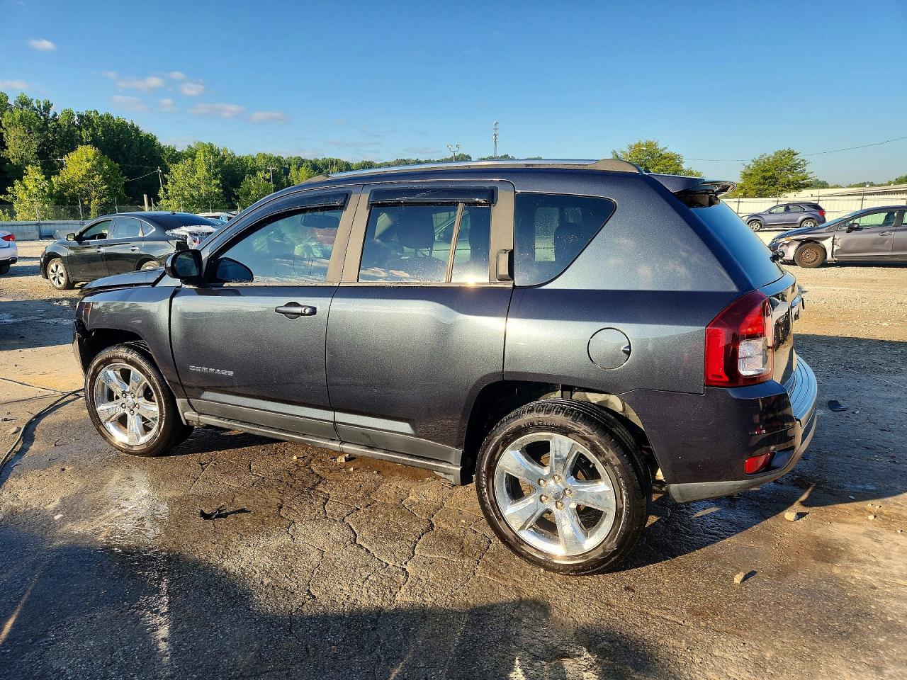 2014 Jeep Compass Latitude Gray vin: 1C4NJCEA9ED647552