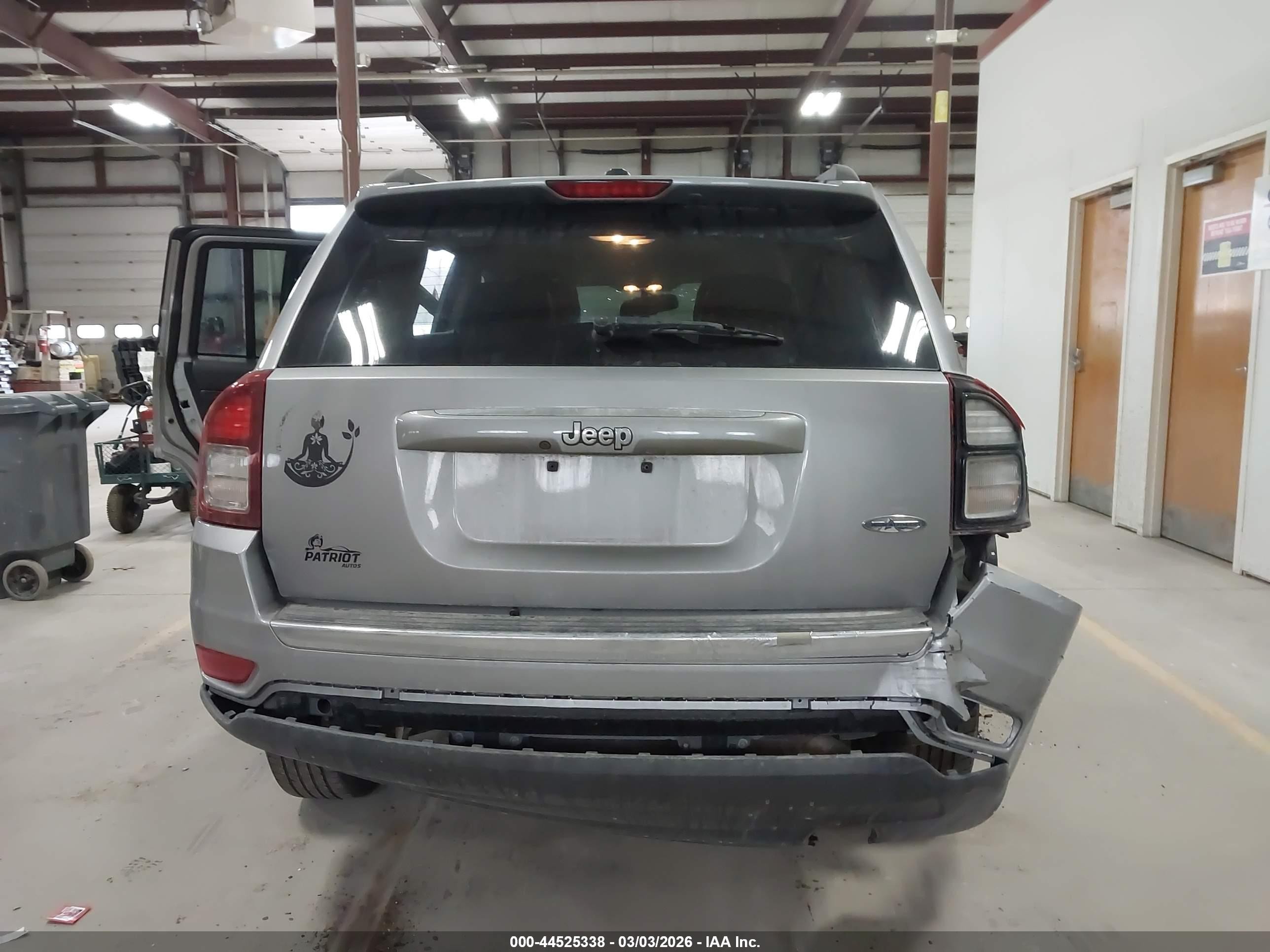 2015 Jeep Compass High Altitude Edition Серебряный vin: 1C4NJCEA9FD367406