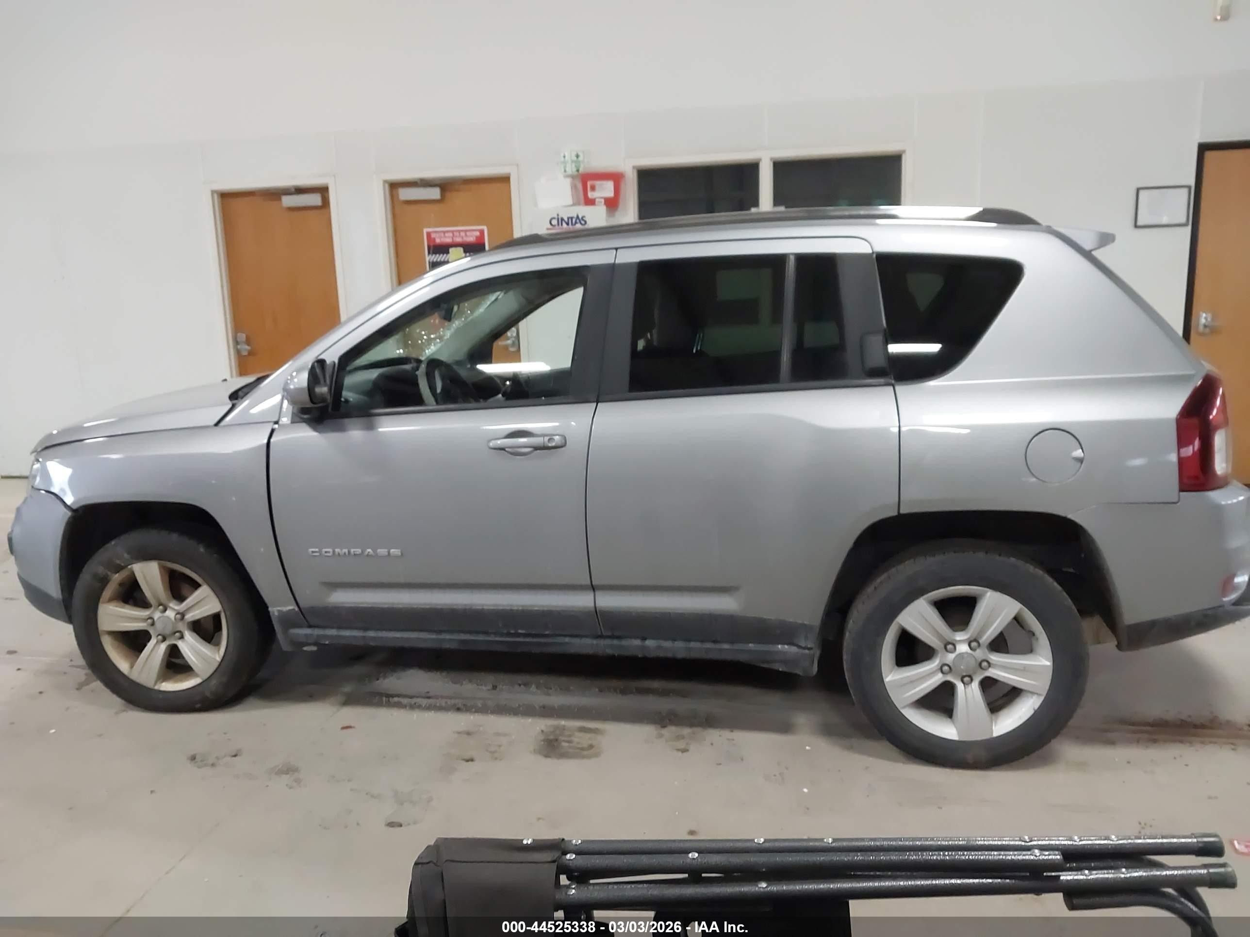 2015 Jeep Compass High Altitude Edition Серебряный vin: 1C4NJCEA9FD367406