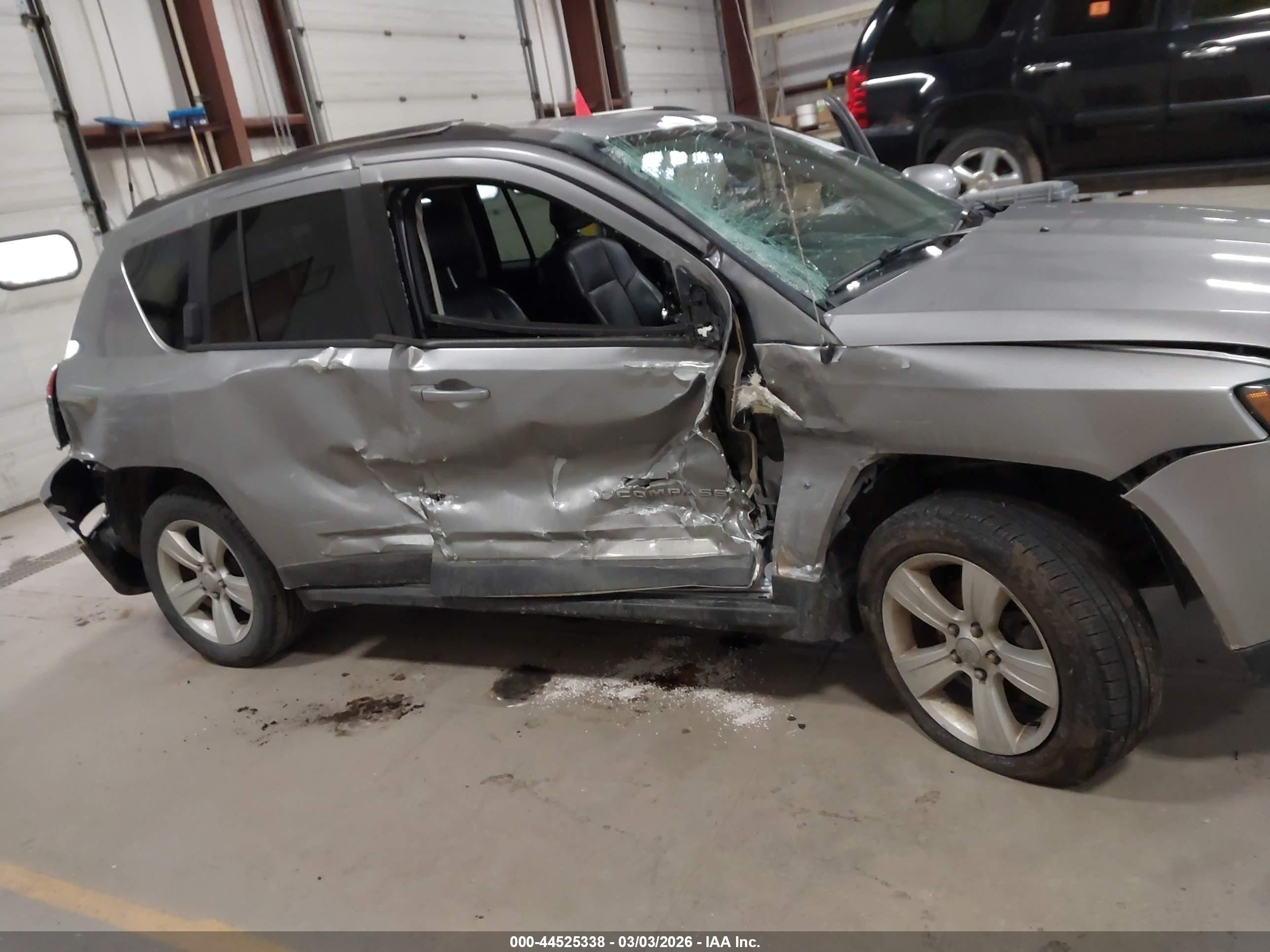 2015 Jeep Compass High Altitude Edition Серебряный vin: 1C4NJCEA9FD367406