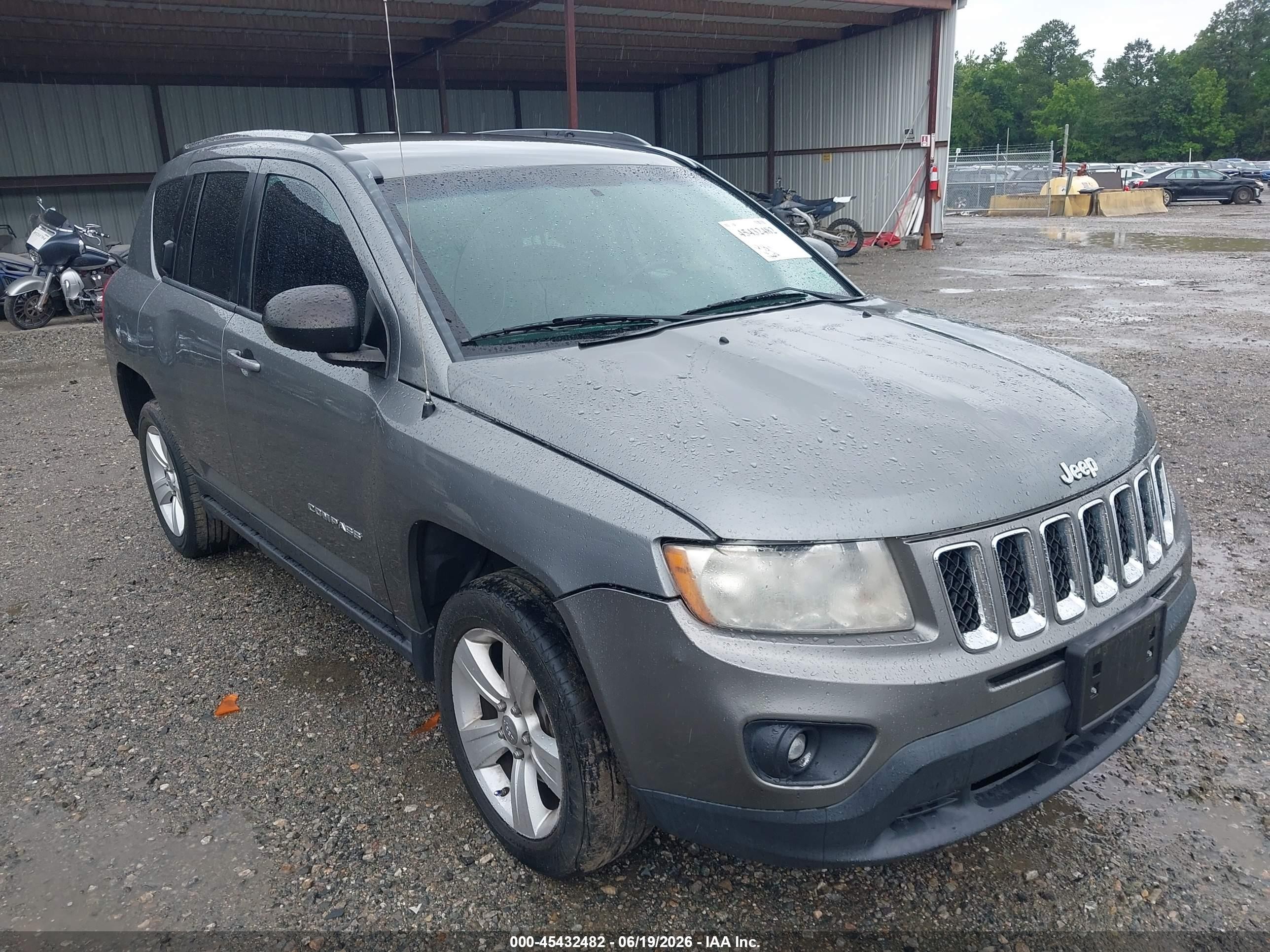 2012 Jeep Compass Latitude Gray vin: 1C4NJCEAXCD678189