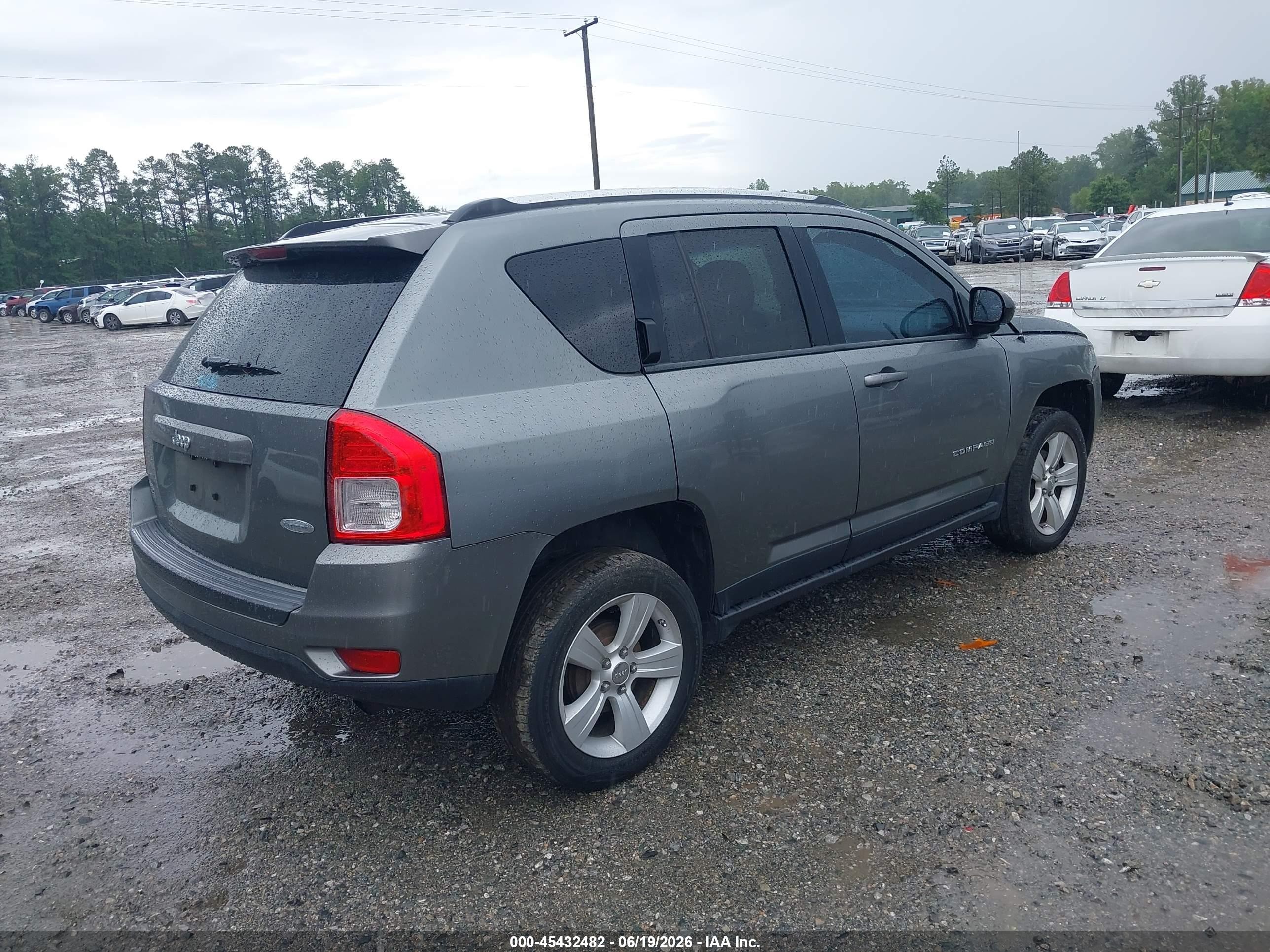 2012 Jeep Compass Latitude Gray vin: 1C4NJCEAXCD678189
