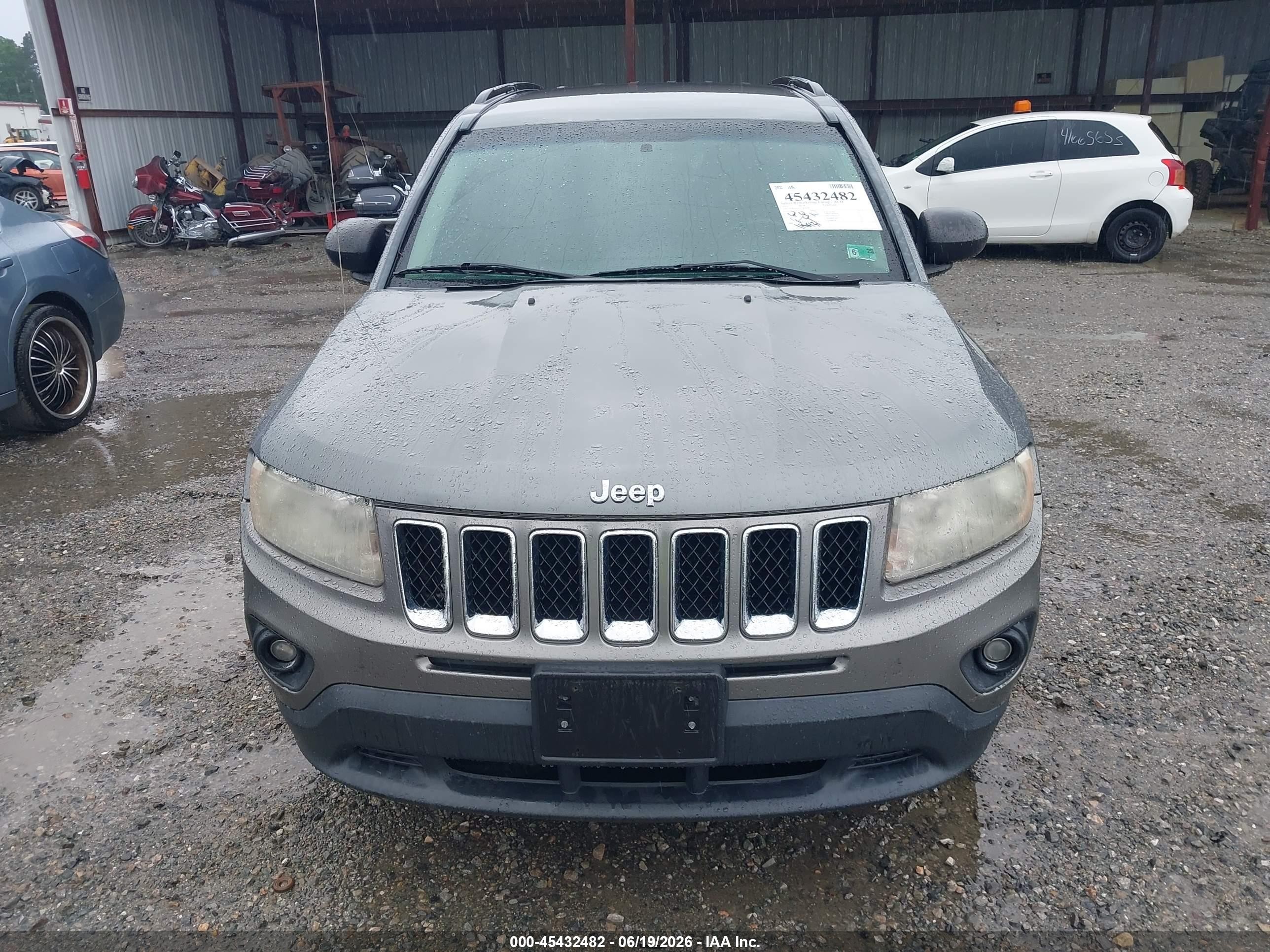 2012 Jeep Compass Latitude Gray vin: 1C4NJCEAXCD678189