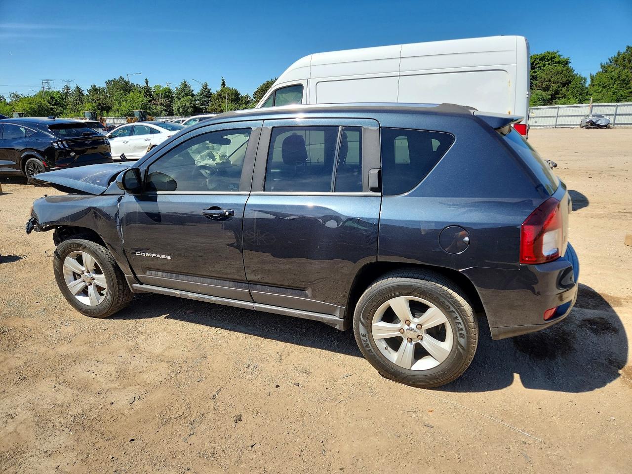 2014 Jeep Compass Latitude Blue vin: 1C4NJCEAXED631232