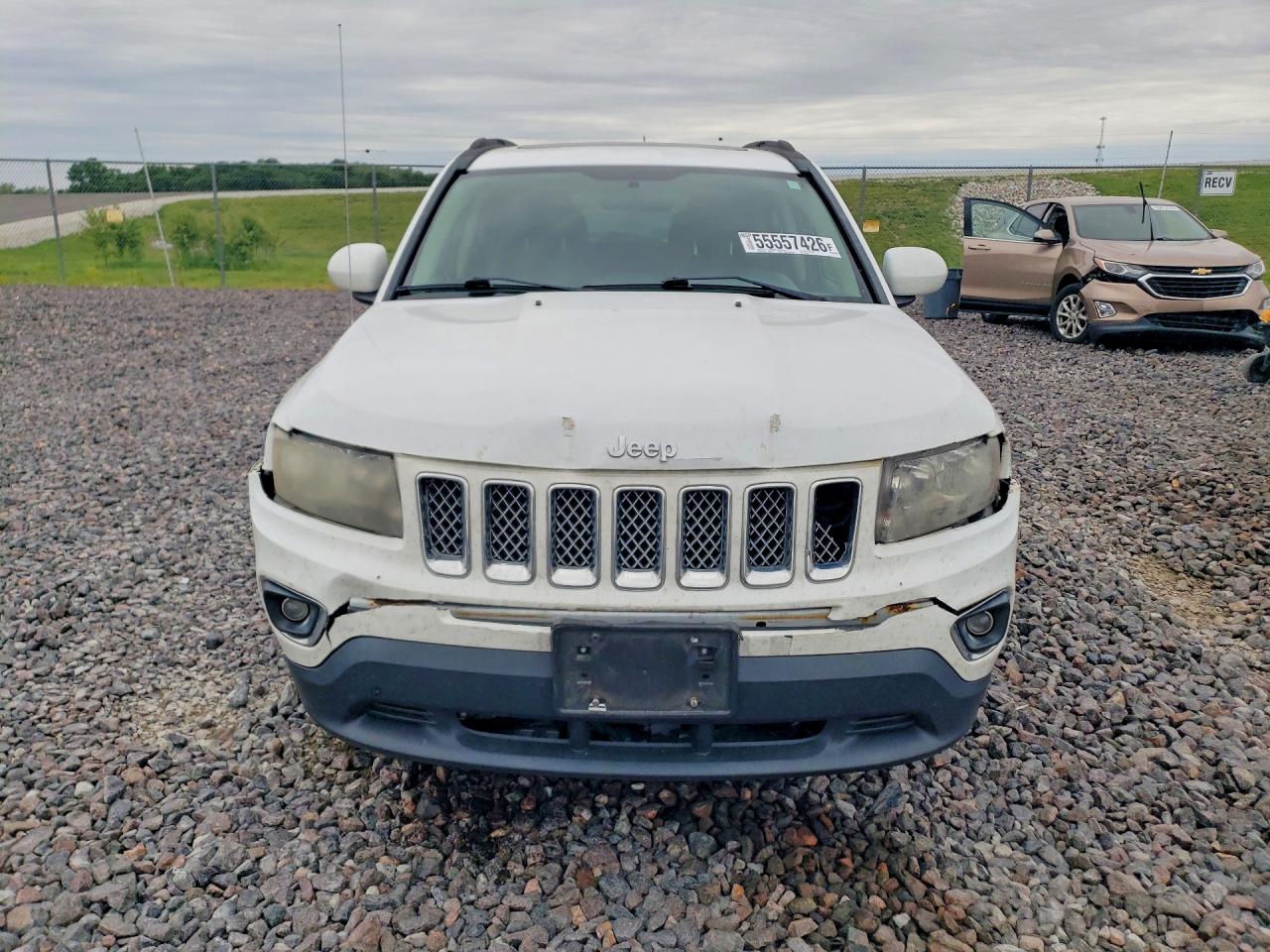 2014 Jeep Compass Latitude White vin: 1C4NJCEAXED671200
