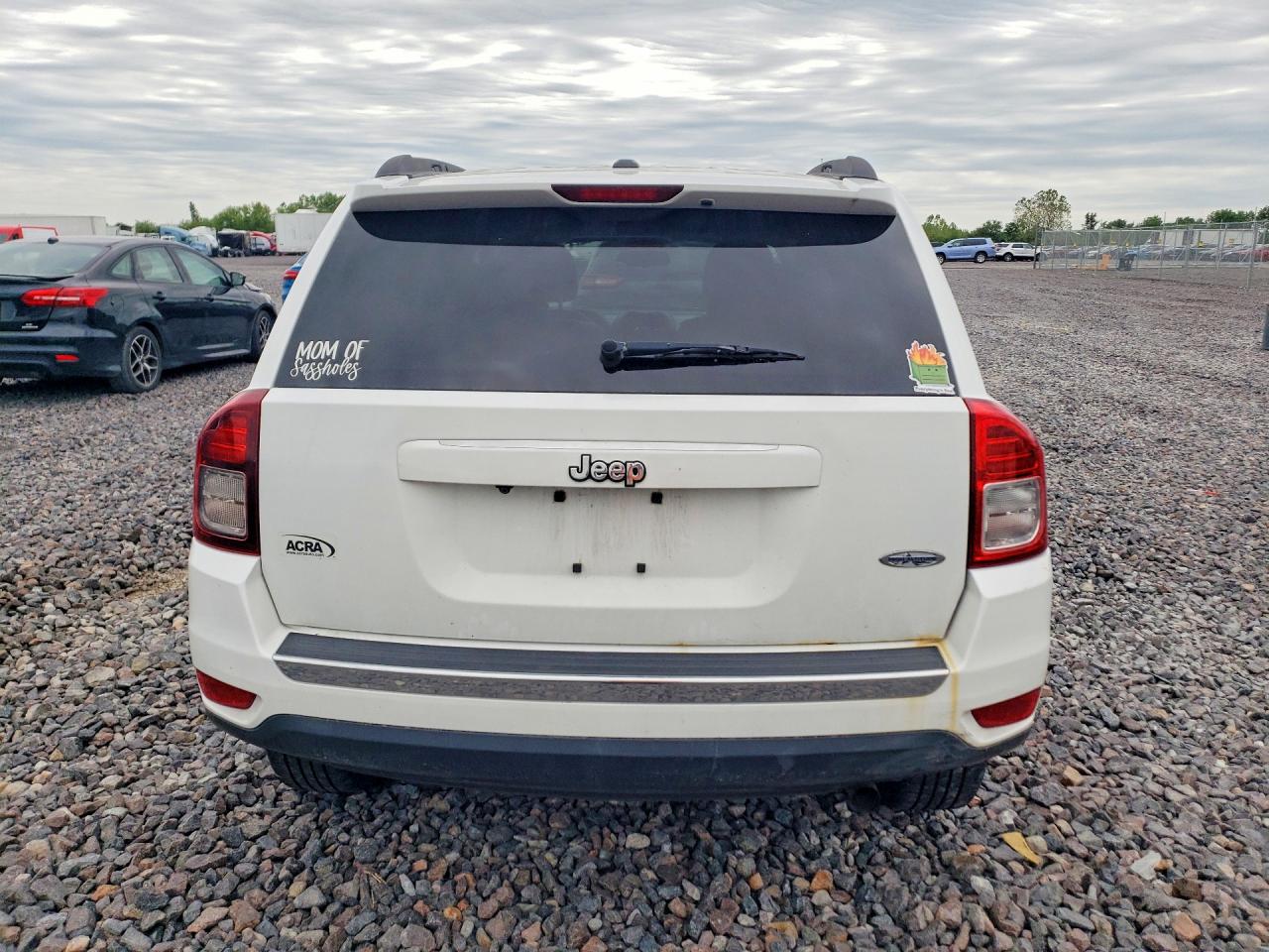2014 Jeep Compass Latitude White vin: 1C4NJCEAXED671200