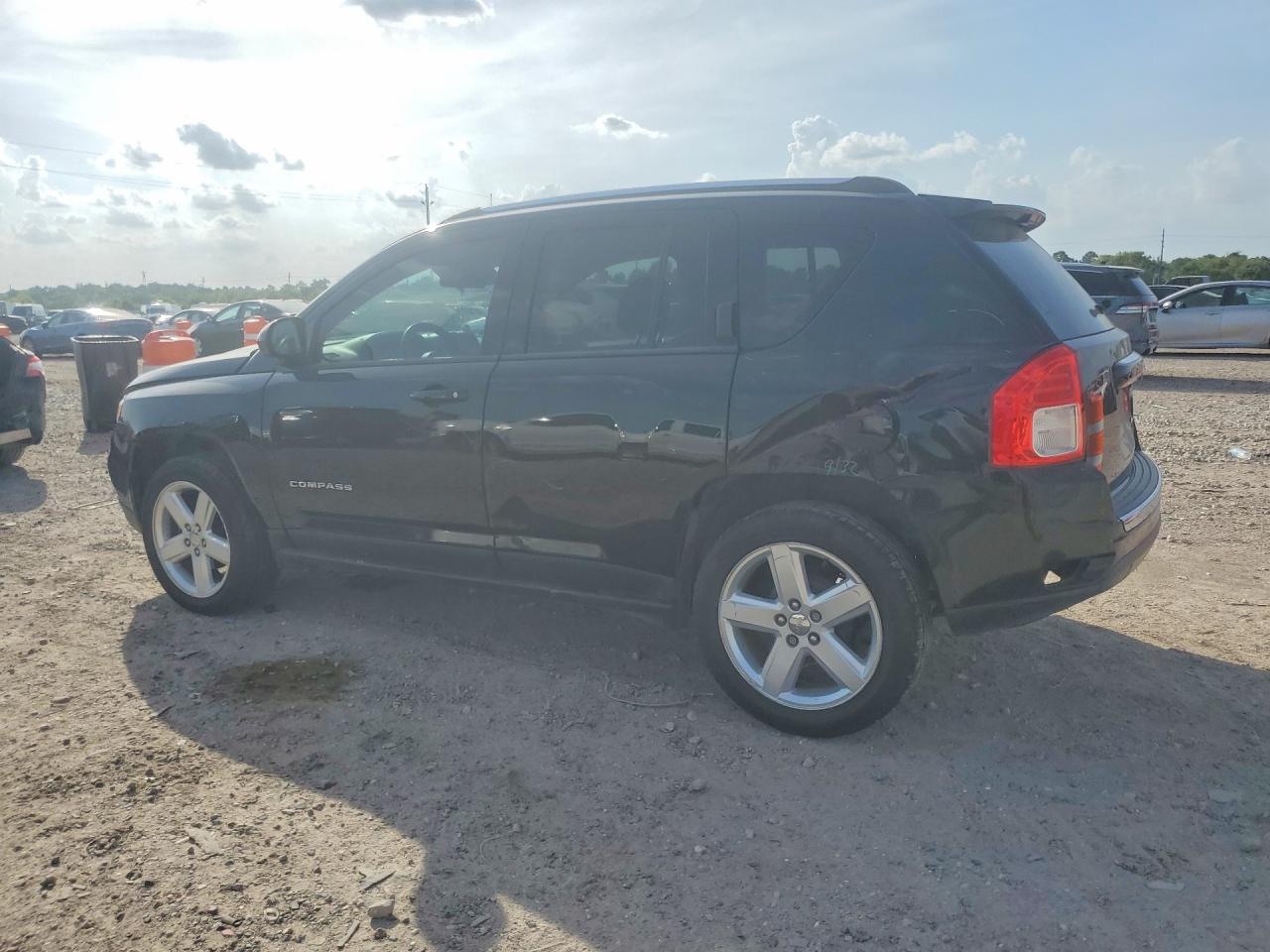 2014 Jeep Compass Latitude Черный vin: 1C4NJCEAXED914066