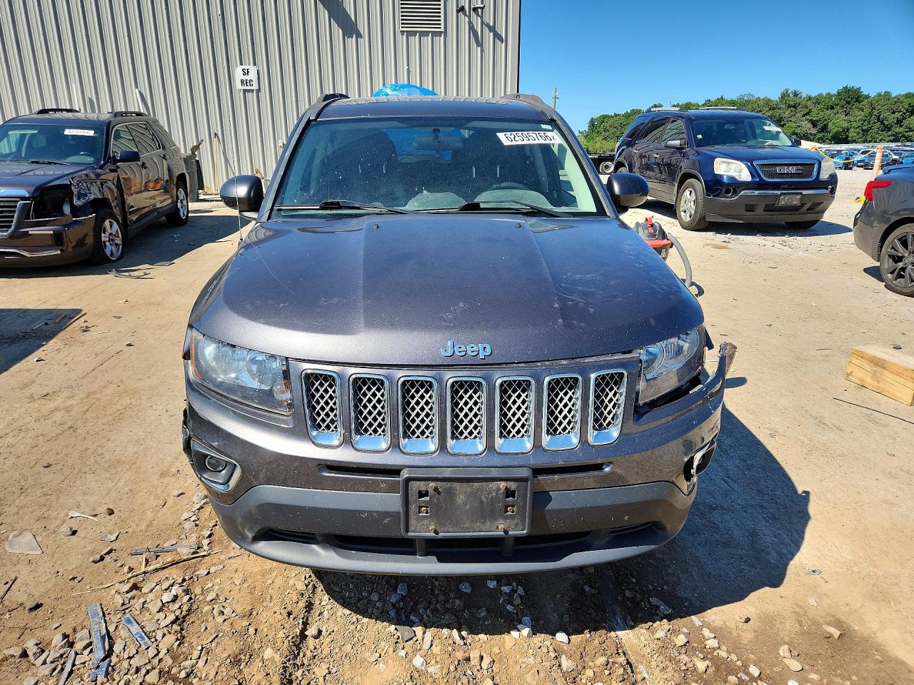 2015 Jeep Compass Latitude Gray vin: 1C4NJCEAXFD209849