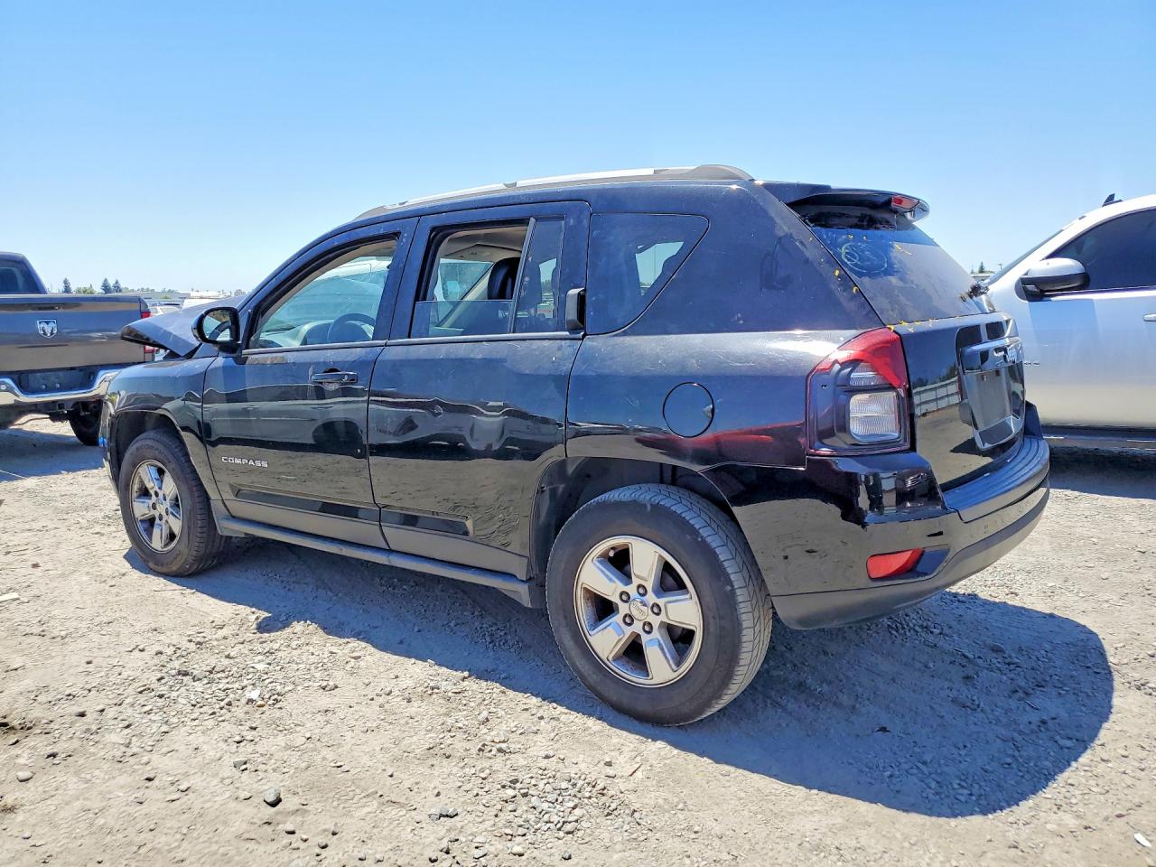 2016 Jeep Compass Latitude Черный vin: 1C4NJCEAXGD665982