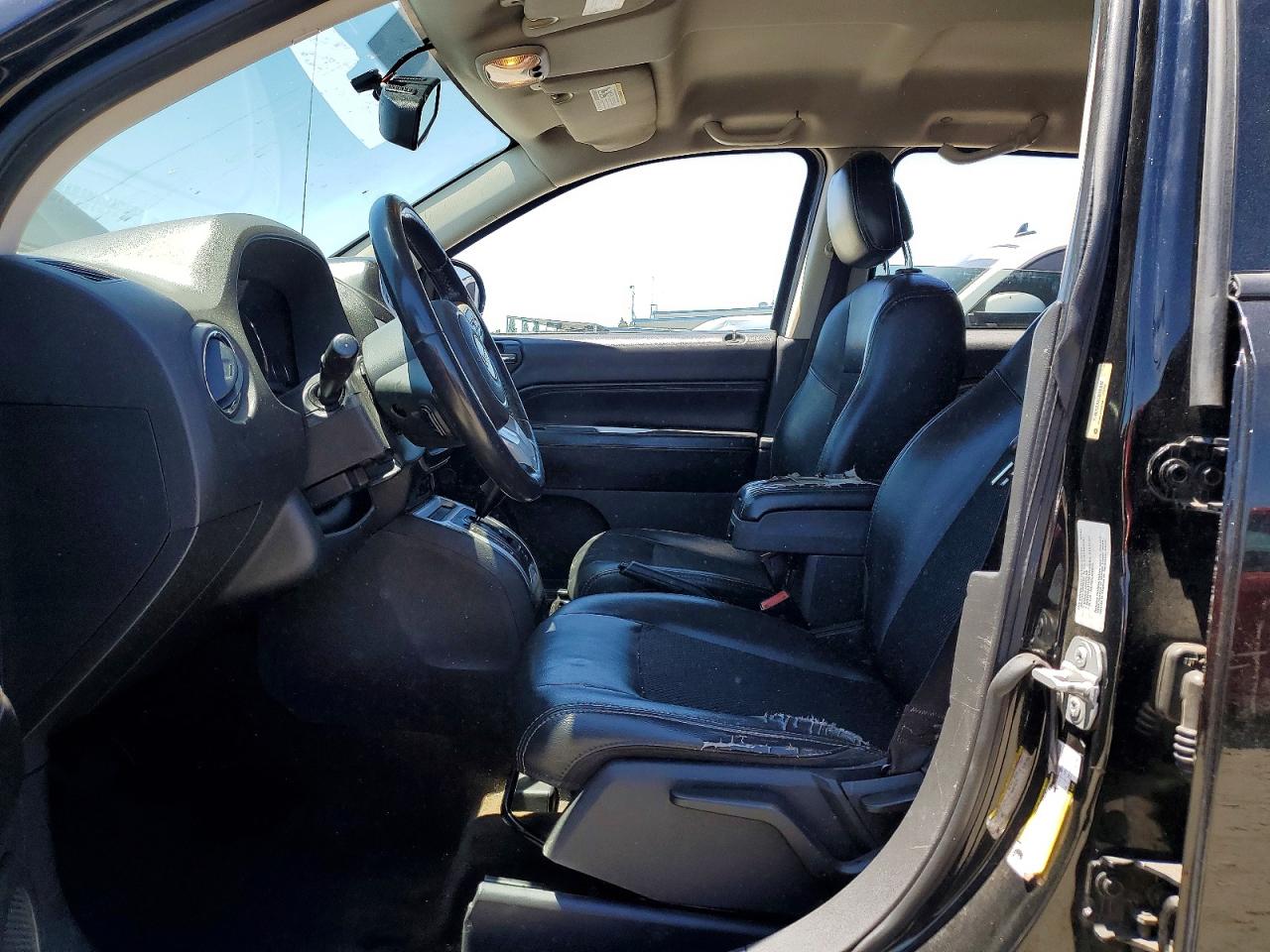 2016 Jeep Compass Latitude Черный vin: 1C4NJCEAXGD665982