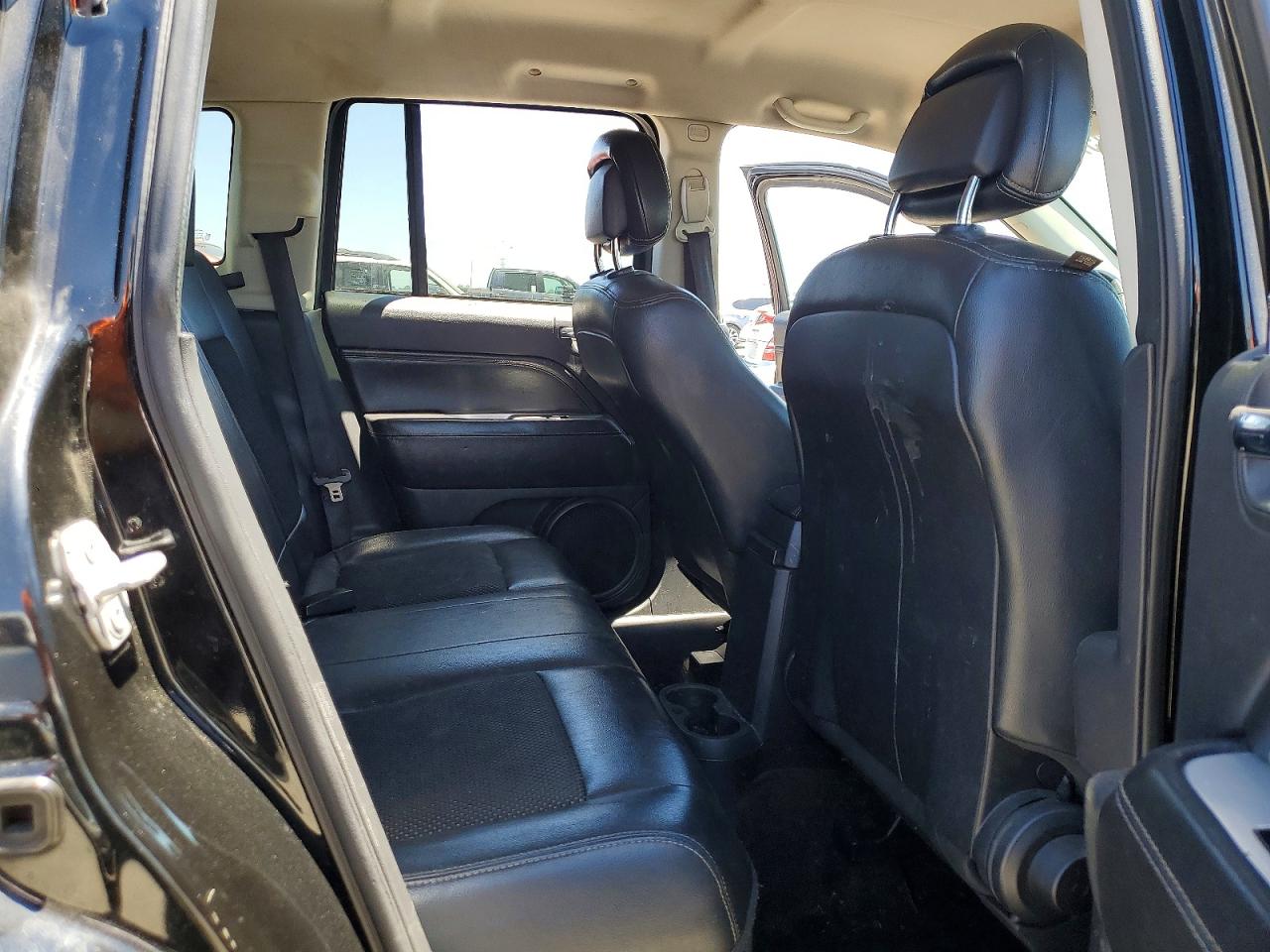 2016 Jeep Compass Latitude Черный vin: 1C4NJCEAXGD665982