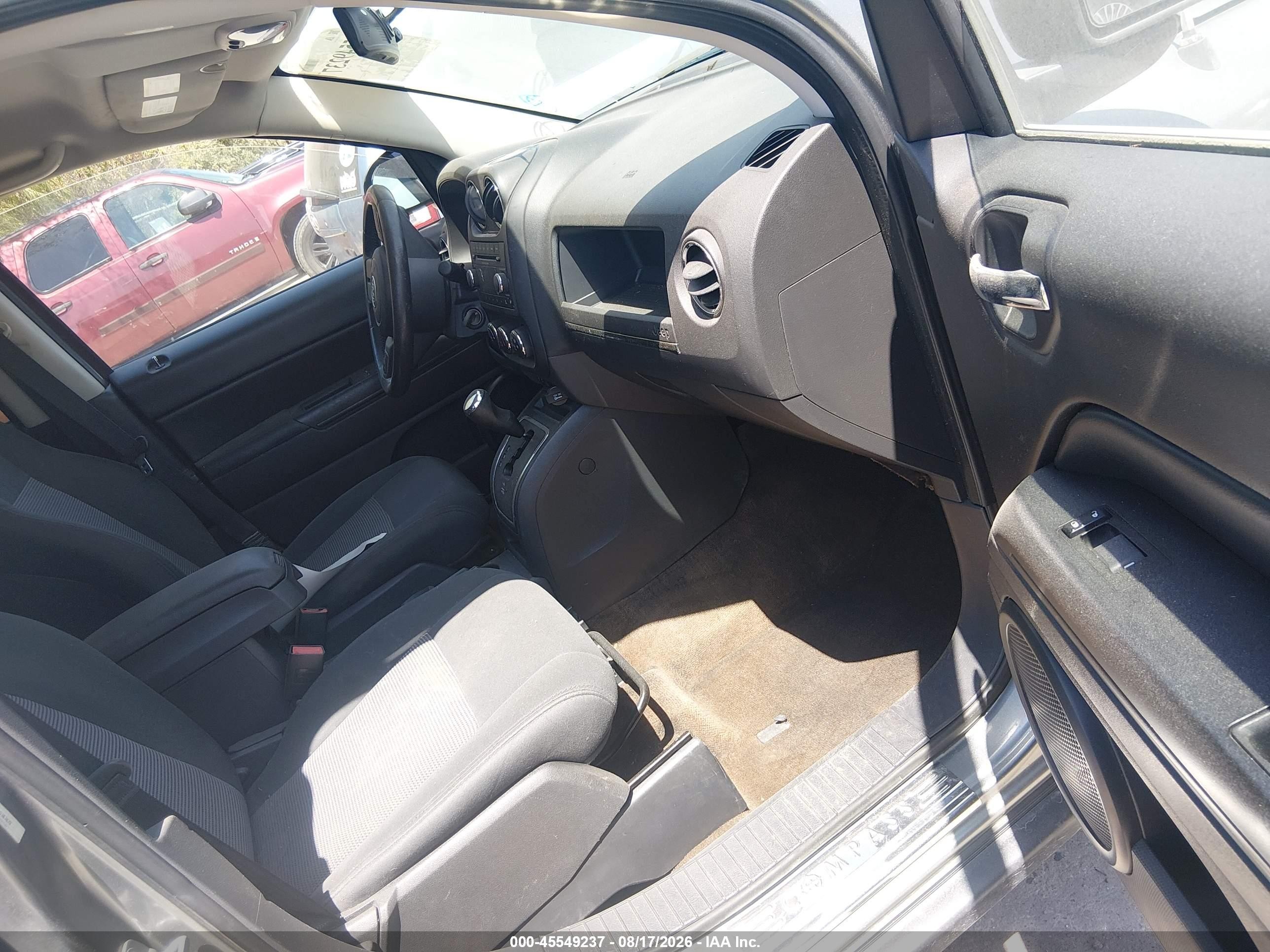2013 Jeep Compass Latitude Gray vin: 1C4NJCEB0DD167679