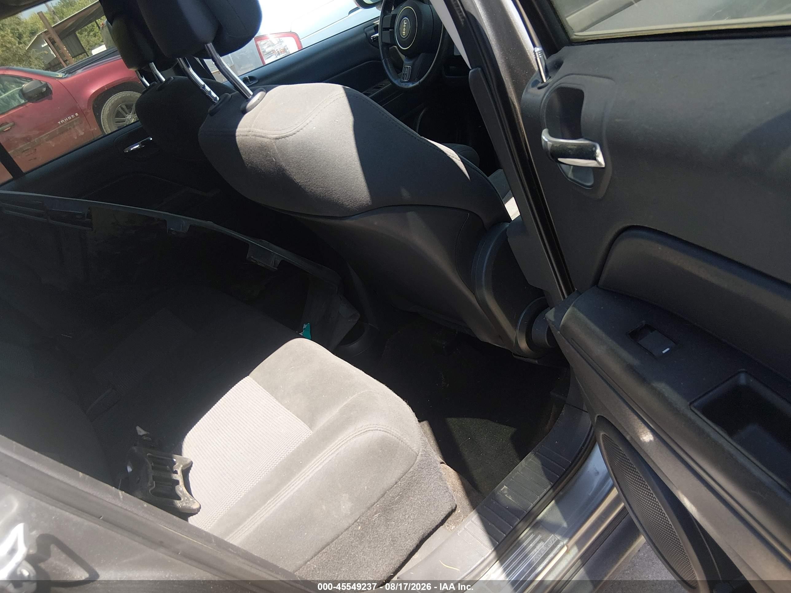 2013 Jeep Compass Latitude Gray vin: 1C4NJCEB0DD167679