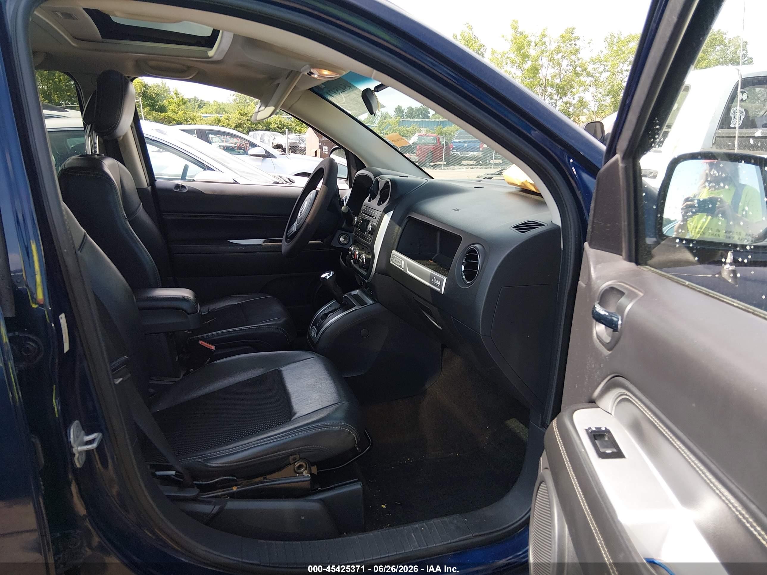 2014 Jeep Compass Latitude Blue vin: 1C4NJCEB0ED503073