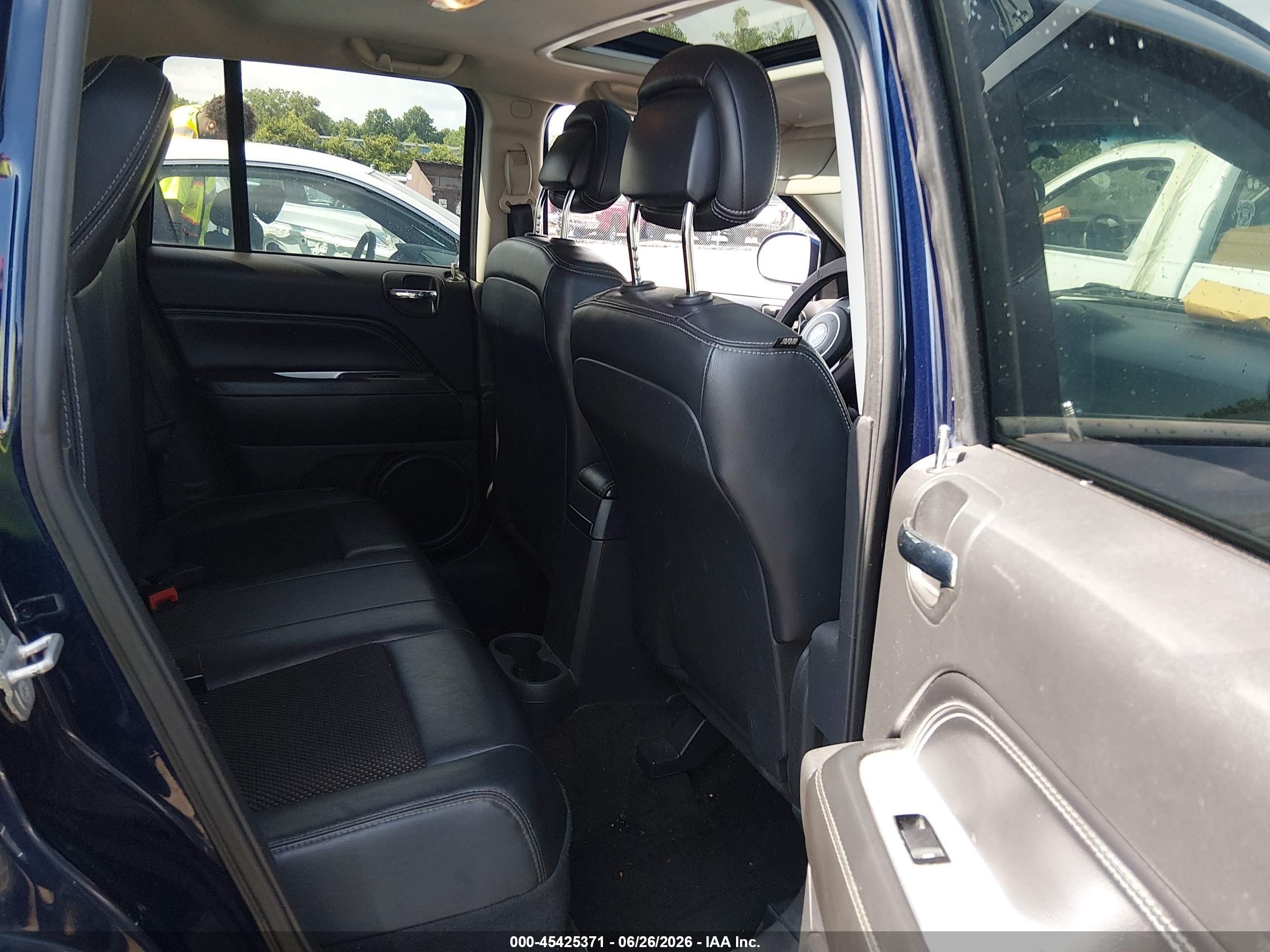 2014 Jeep Compass Latitude Blue vin: 1C4NJCEB0ED503073