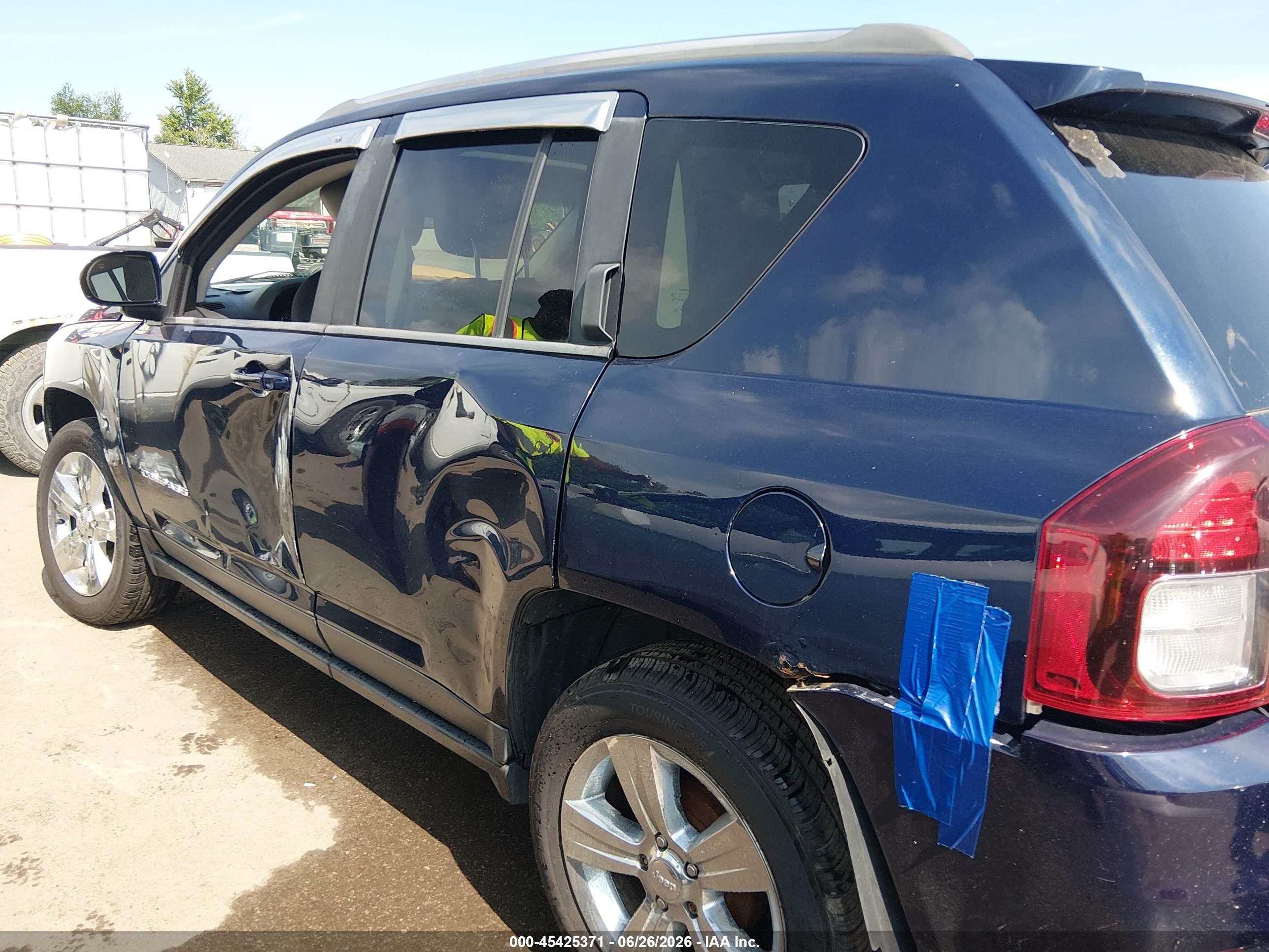2014 Jeep Compass Latitude Blue vin: 1C4NJCEB0ED503073
