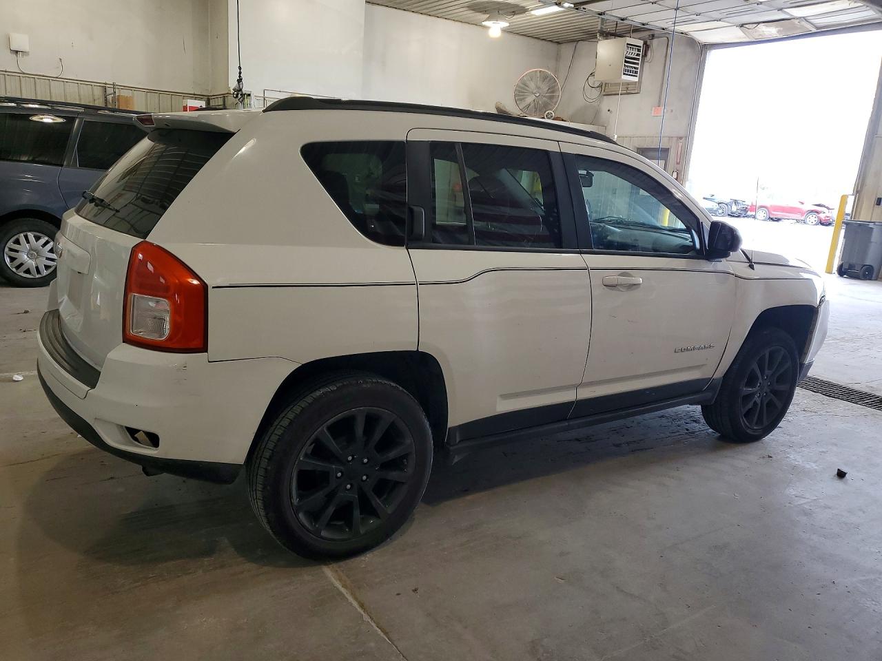 2012 Jeep Compass Latitude White vin: 1C4NJCEB2CD704437