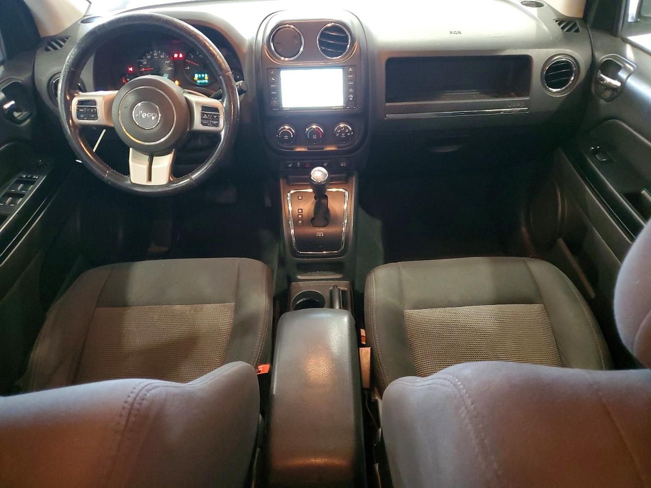 2012 Jeep Compass Latitude White vin: 1C4NJCEB2CD704437
