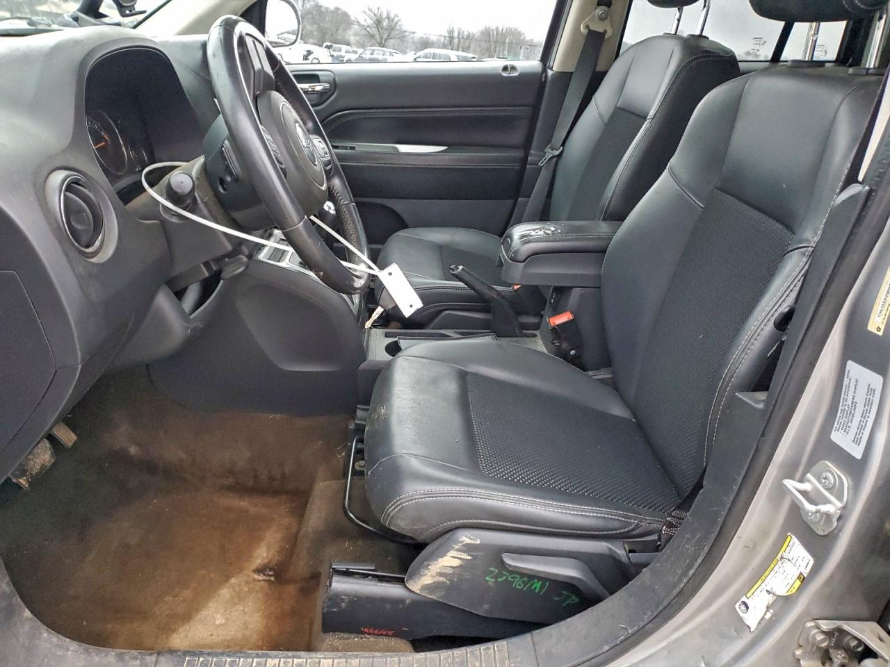 2014 Jeep Compass Latitude Серый vin: 1C4NJCEB2ED889978