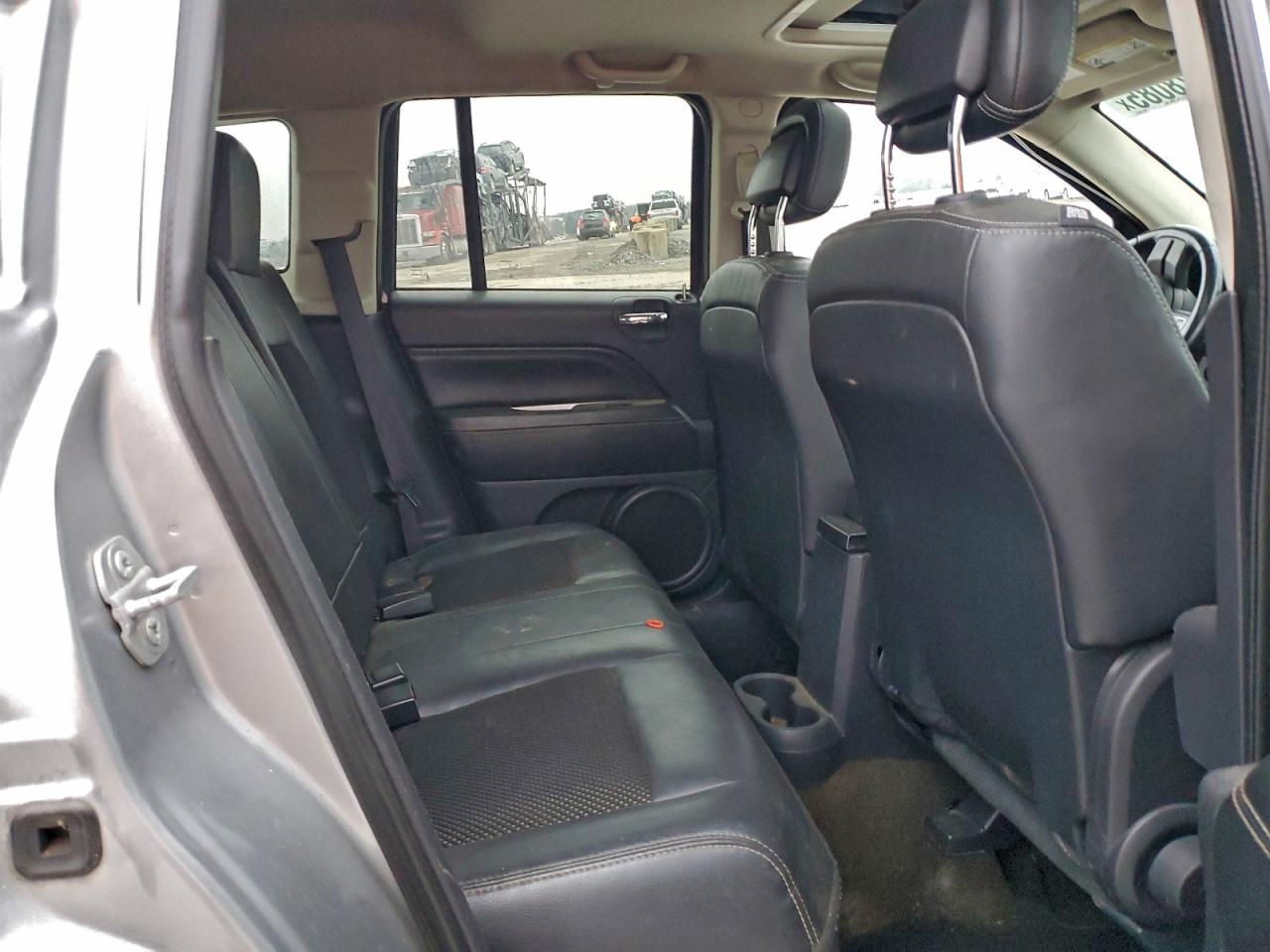 2014 Jeep Compass Latitude Серый vin: 1C4NJCEB2ED889978