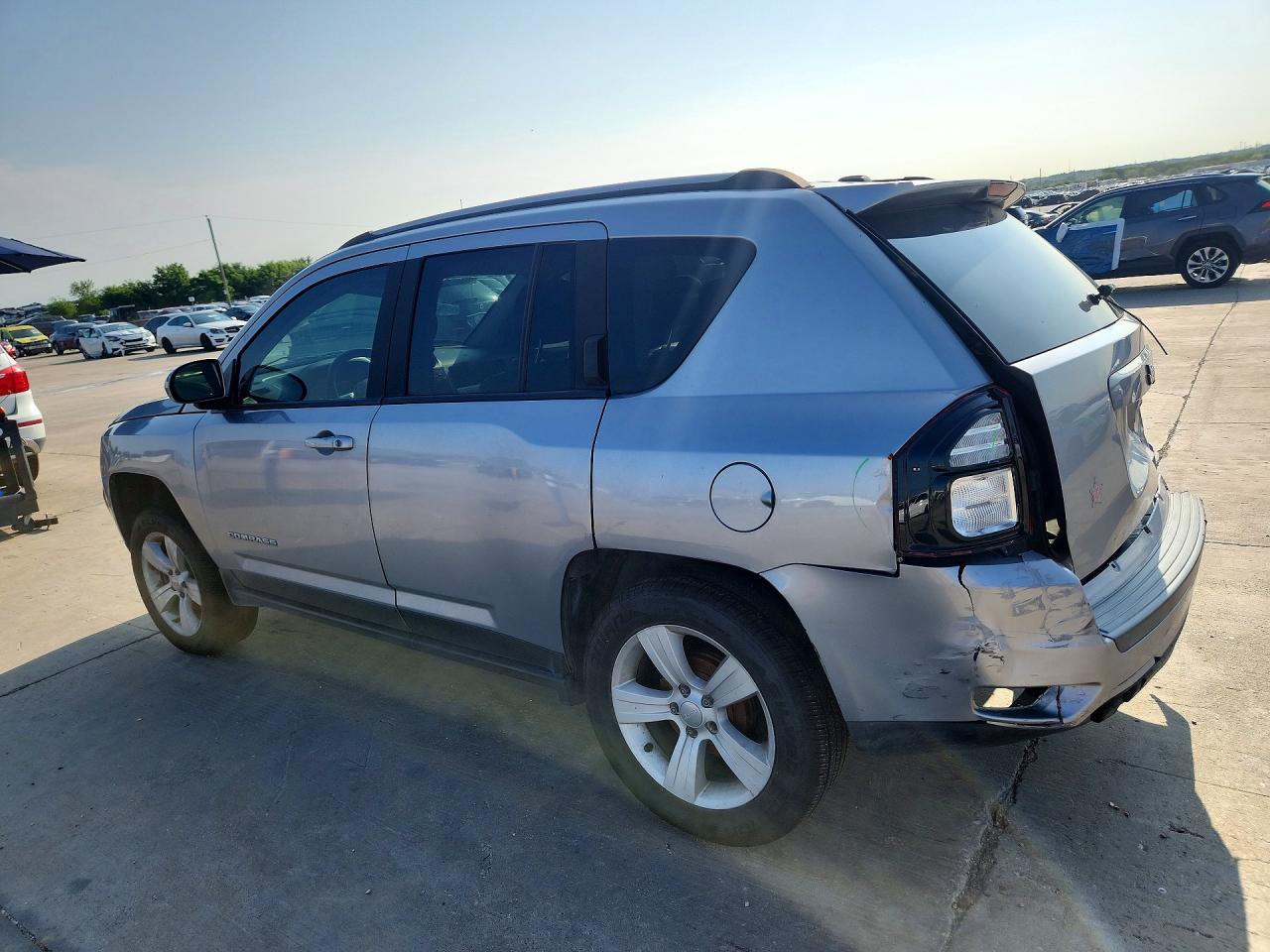 2016 Jeep Compass Latitude Silver vin: 1C4NJCEB2GD704864