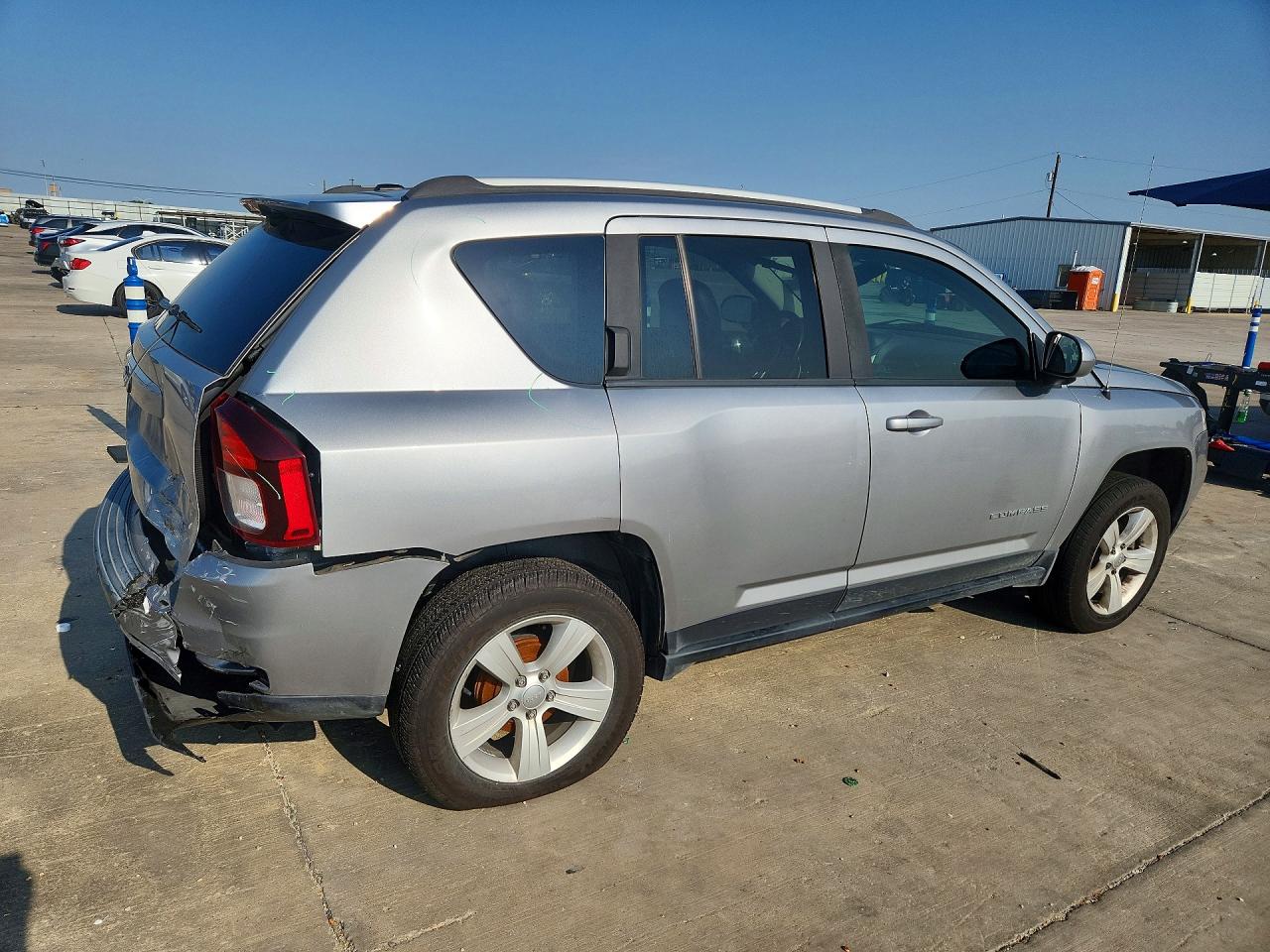 2016 Jeep Compass Latitude Silver vin: 1C4NJCEB2GD704864