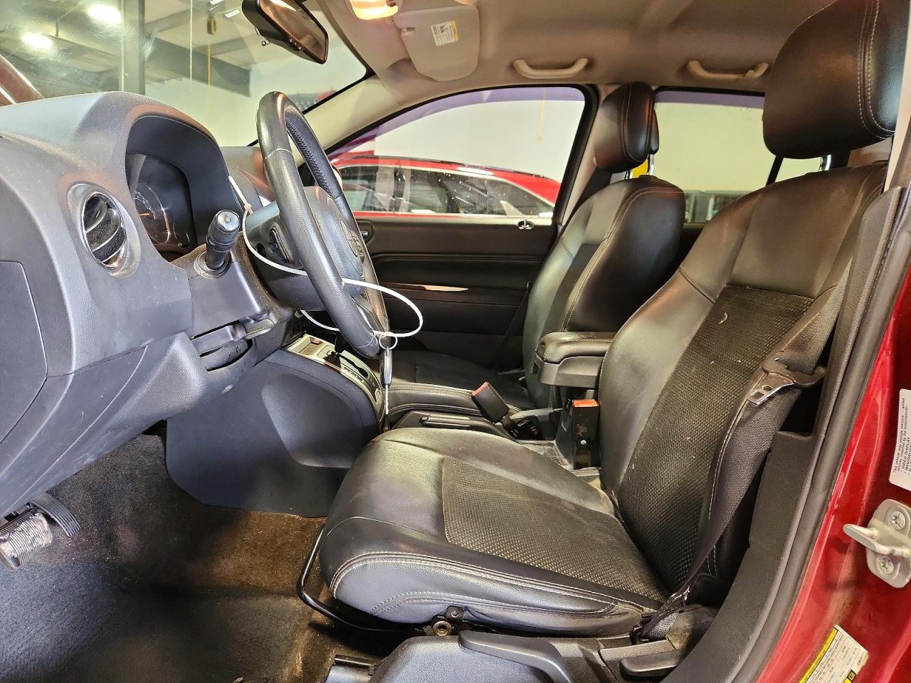 2014 Jeep Compass Latitude Maroon vin: 1C4NJCEB3ED849487