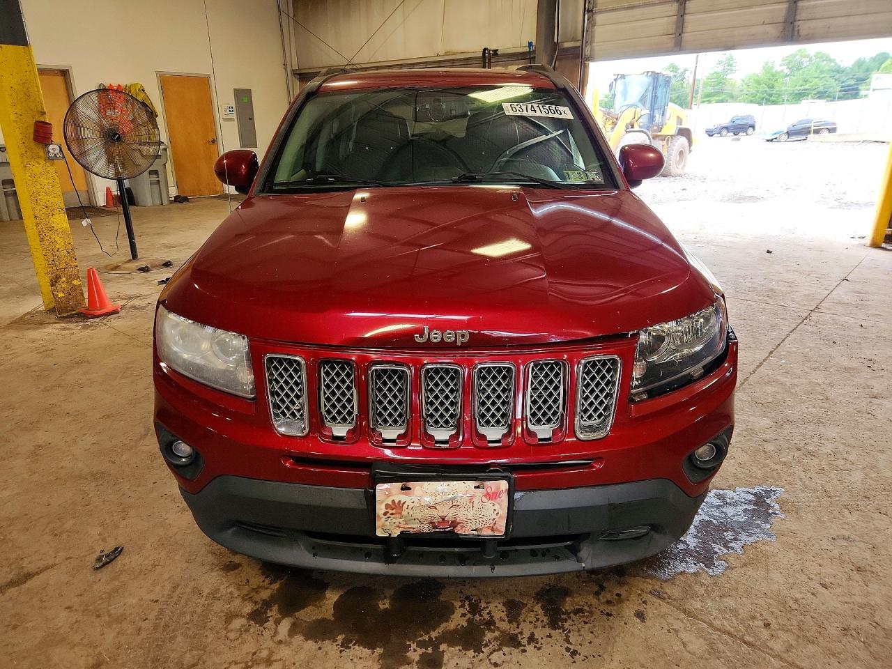 2014 Jeep Compass Latitude Maroon vin: 1C4NJCEB3ED849487