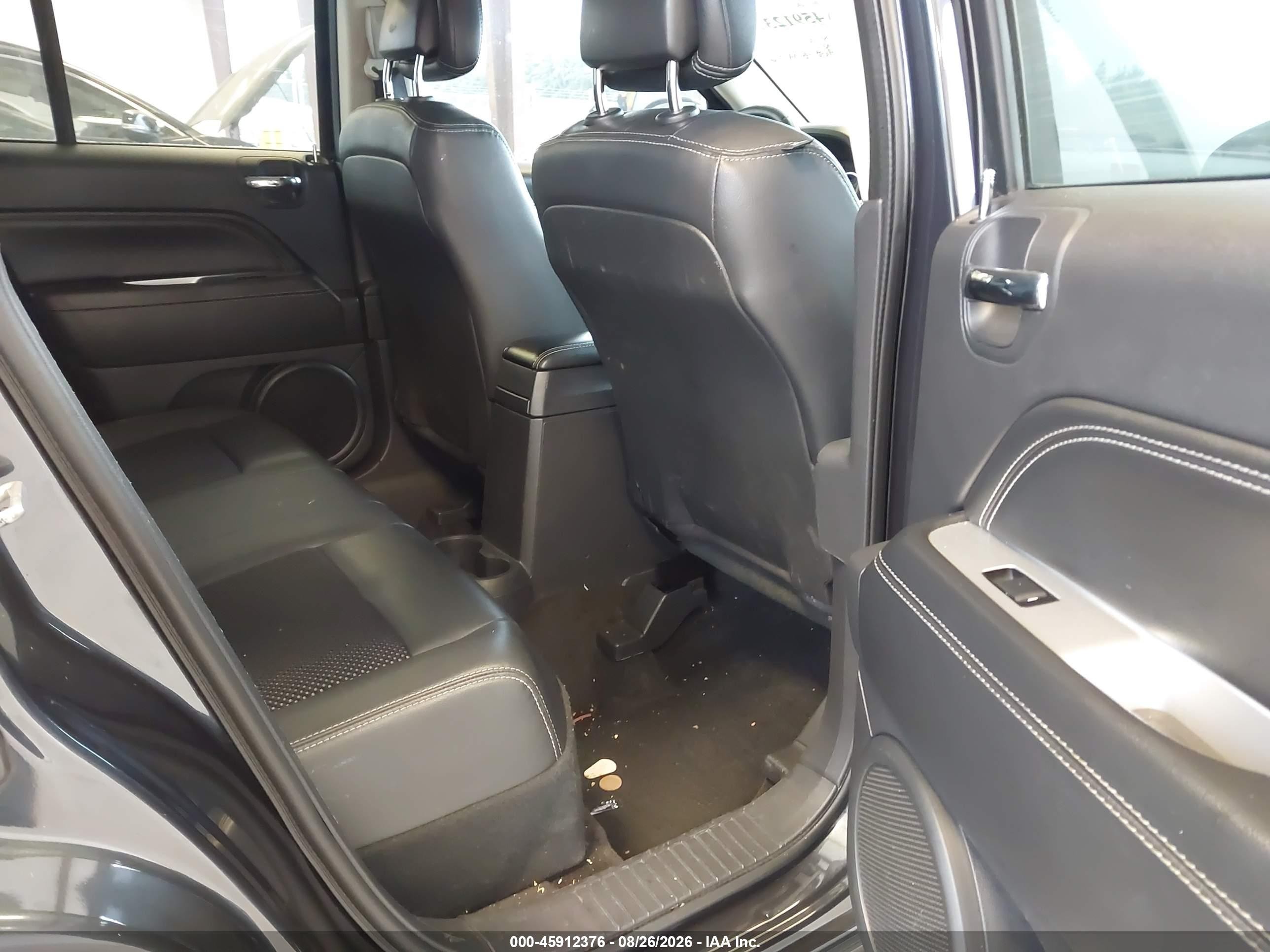 2014 Jeep Compass Latitude Черный vin: 1C4NJCEB4ED660072
