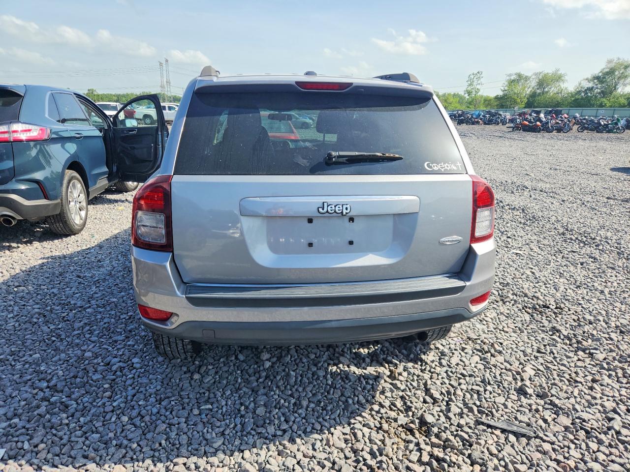 2014 Jeep Compass Latitude Серебряный vin: 1C4NJCEB4ED830544
