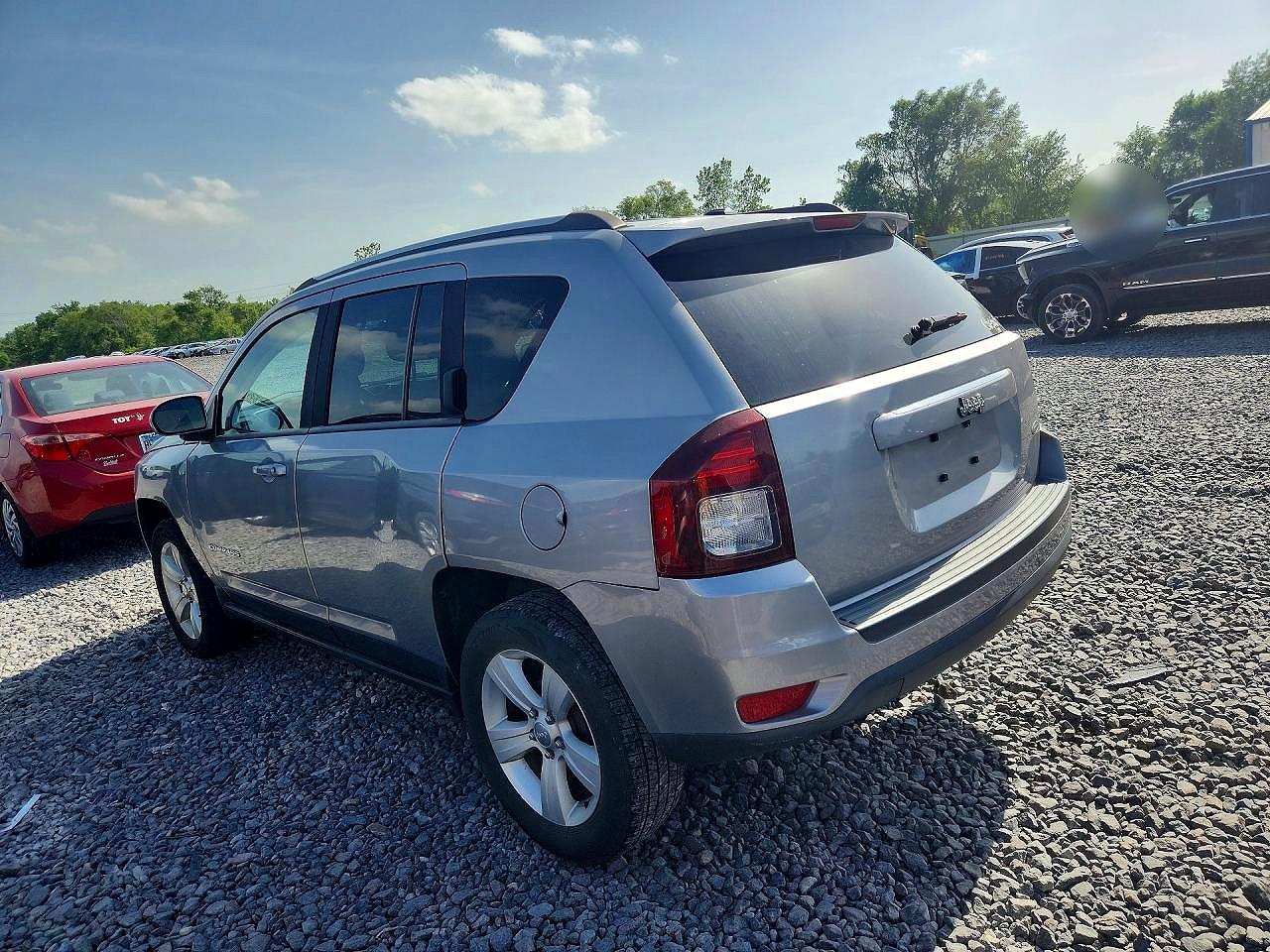 2014 Jeep Compass Latitude Серебряный vin: 1C4NJCEB4ED830544