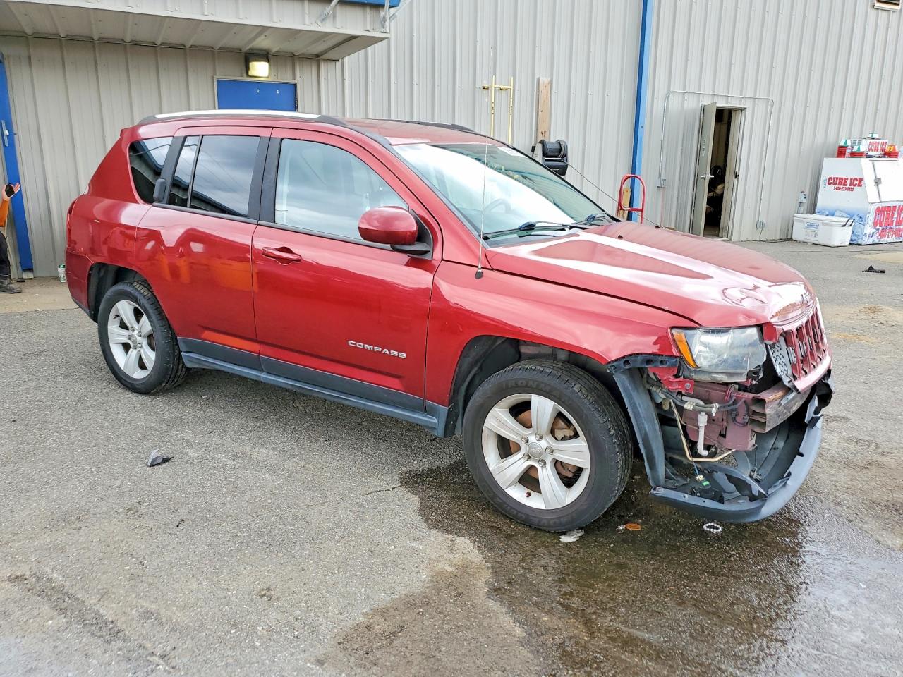 2015 Jeep Compass Latitude Red vin: 1C4NJCEB4FD120920