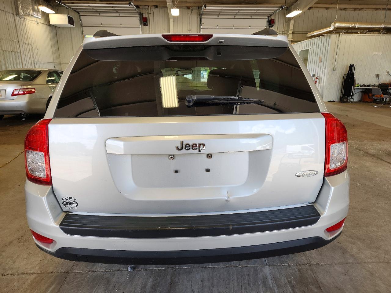 2012 Jeep Compass Latitude Серебряный vin: 1C4NJCEB5CD602288