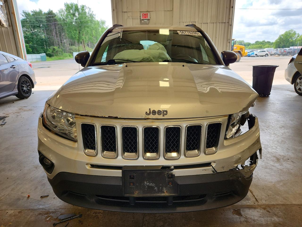 2012 Jeep Compass Latitude Серебряный vin: 1C4NJCEB5CD602288