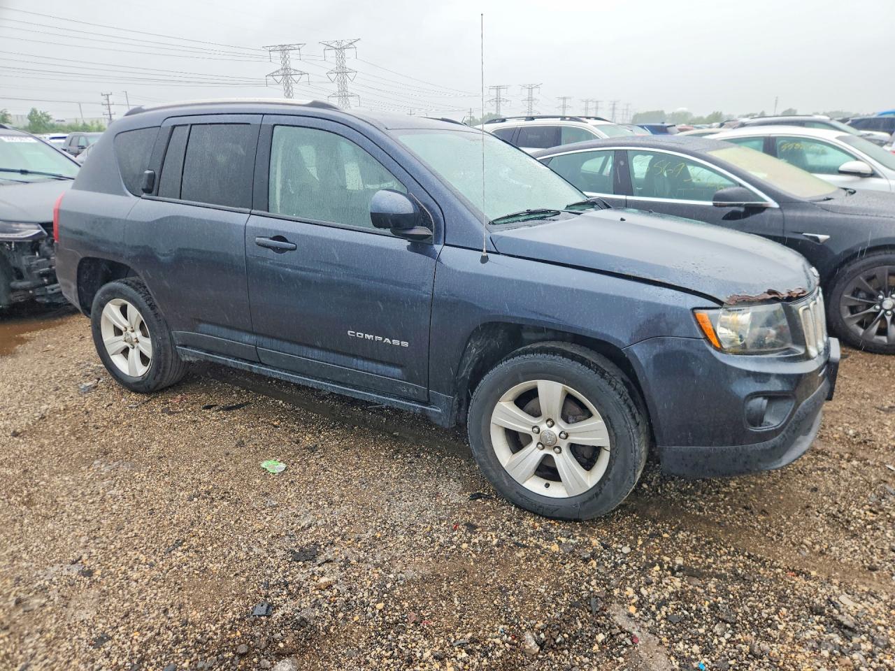 2015 Jeep Compass Latitude Gray vin: 1C4NJCEB6FD110230