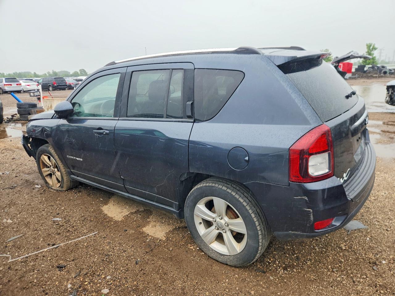 2015 Jeep Compass Latitude Gray vin: 1C4NJCEB6FD110230