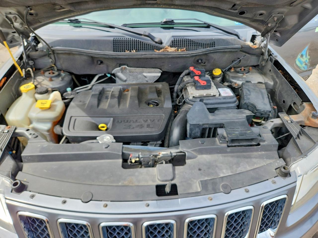 2013 Jeep Compass Latitude Gray vin: 1C4NJCEB7DD102876