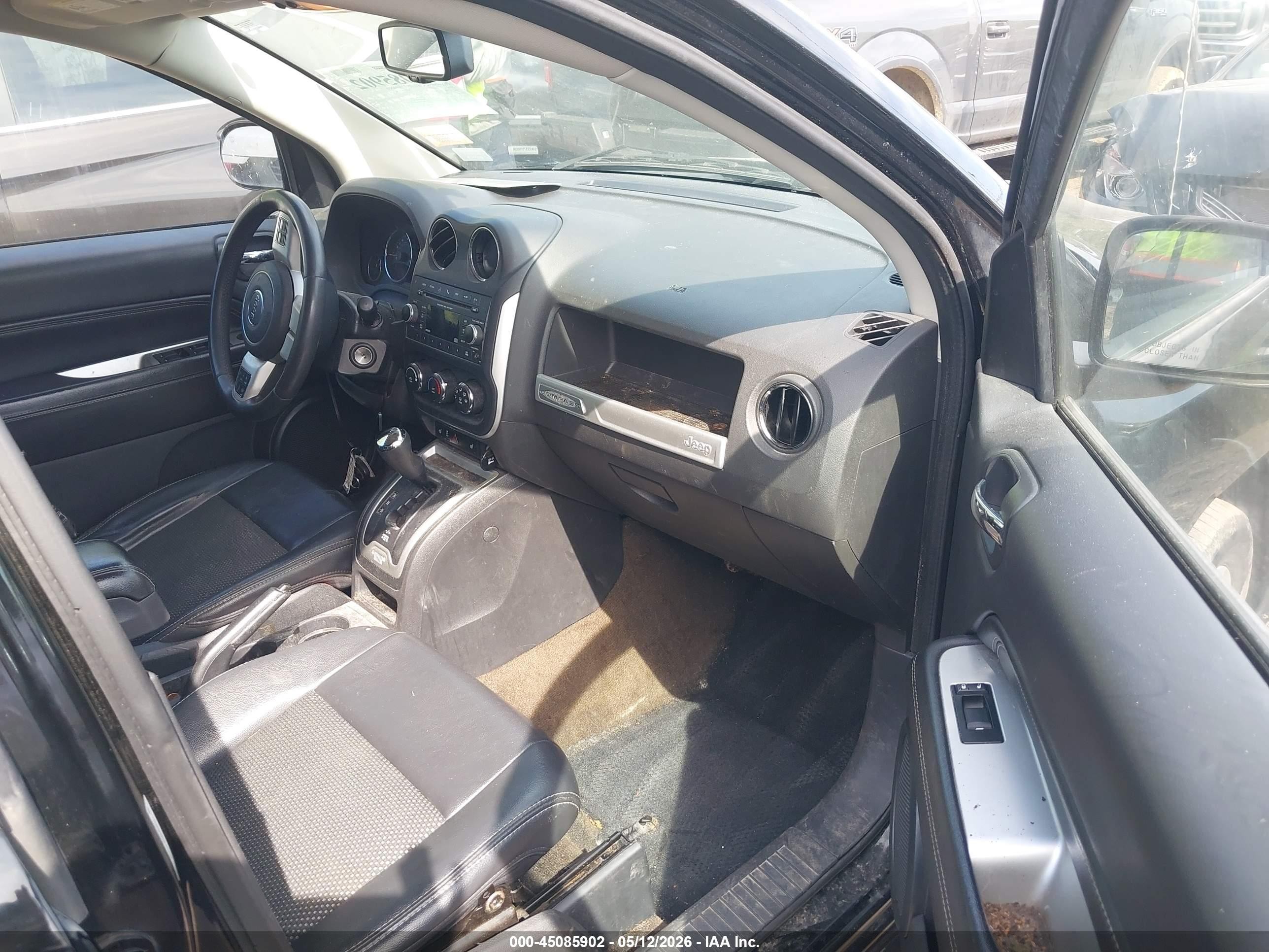 2014 Jeep Compass Latitude Черный vin: 1C4NJCEB7ED508299