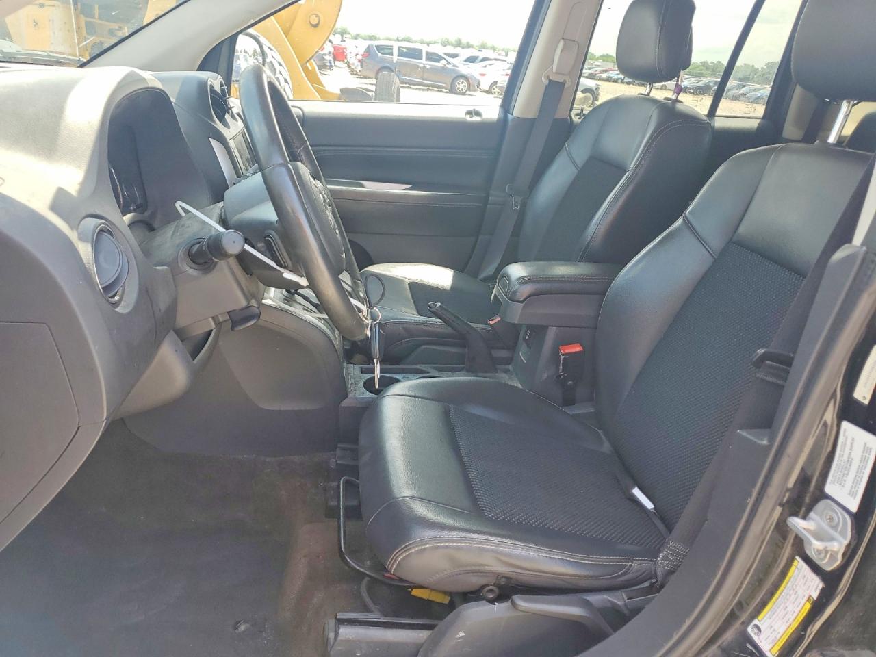 2014 Jeep Compass Latitude Black vin: 1C4NJCEB7ED583326