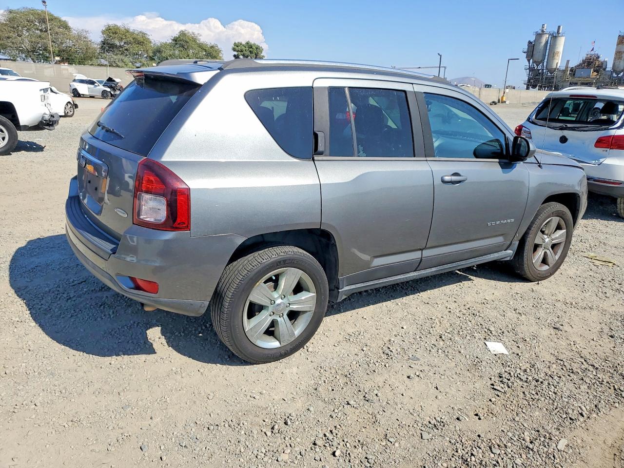2014 Jeep Compass Latitude Gray vin: 1C4NJCEB7ED587120