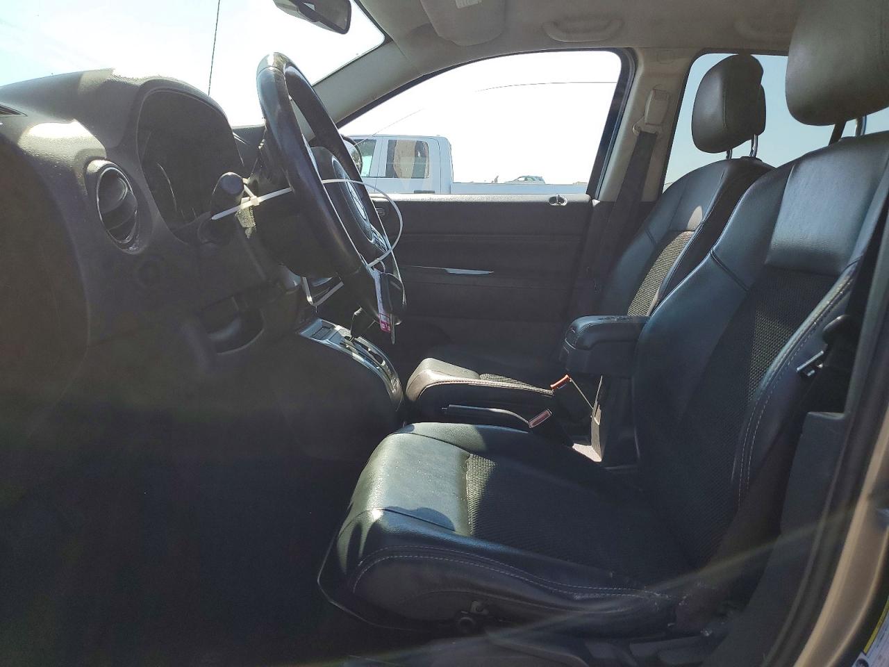 2014 Jeep Compass Latitude Gray vin: 1C4NJCEB7ED587120