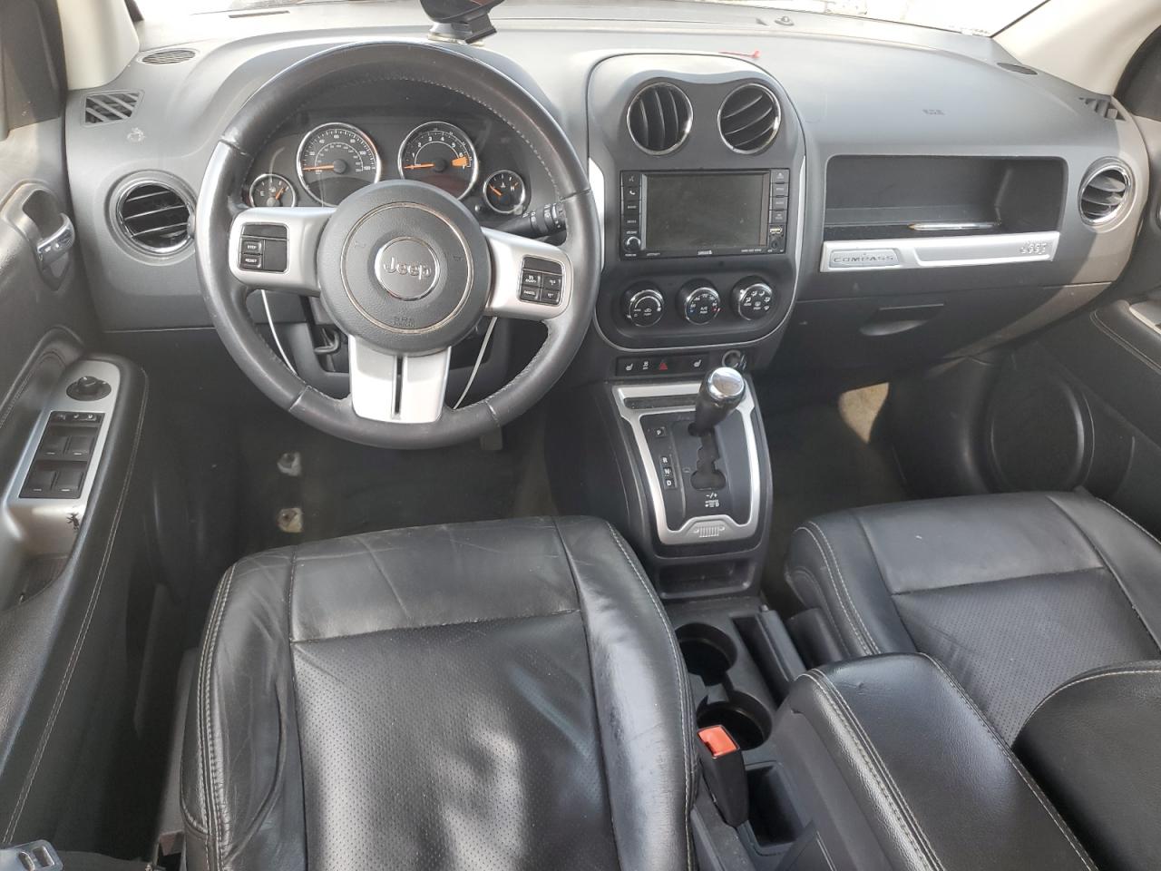 2017 Jeep Compass Latitude   White vin: 1C4NJCEB7HD156023
