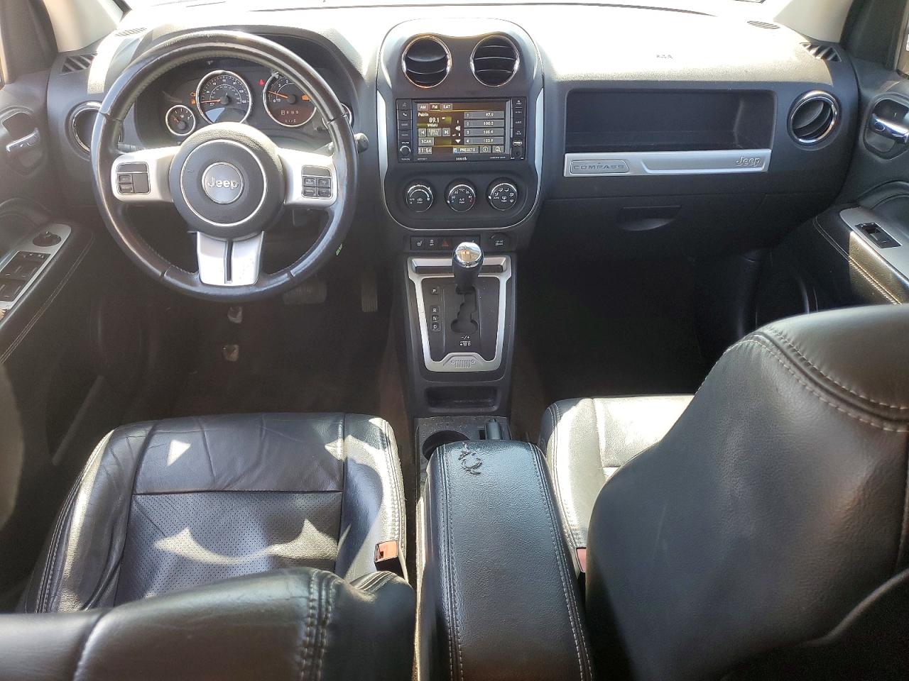 2017 Jeep Compass Latitude White vin: 1C4NJCEB7HD156023